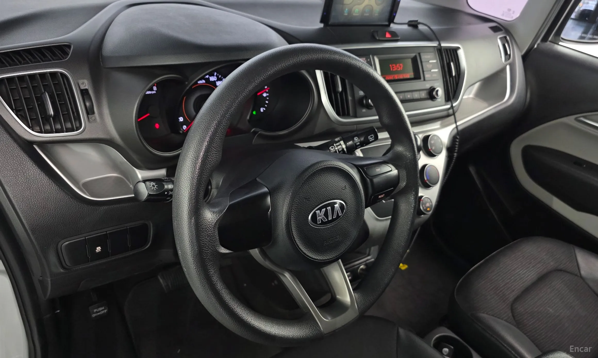 Kia Ray превью 19