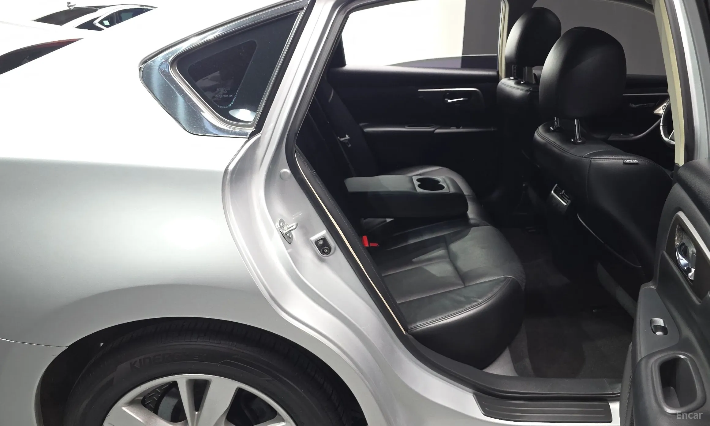 Nissan Altima превью 12