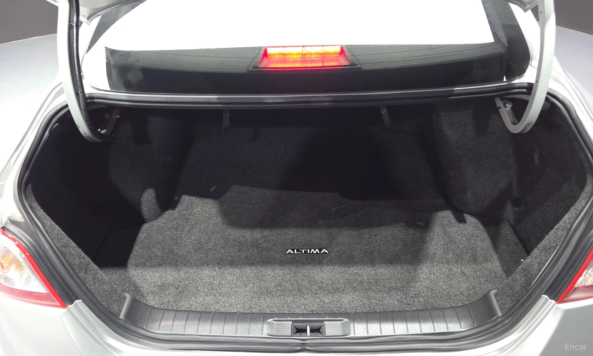 Nissan Altima превью 20