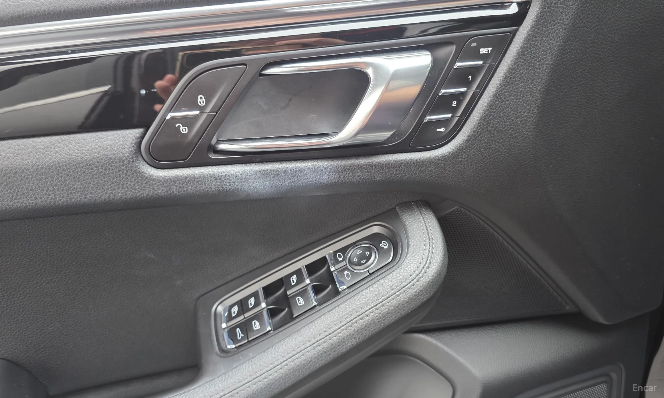 Porsche Macan превью 16