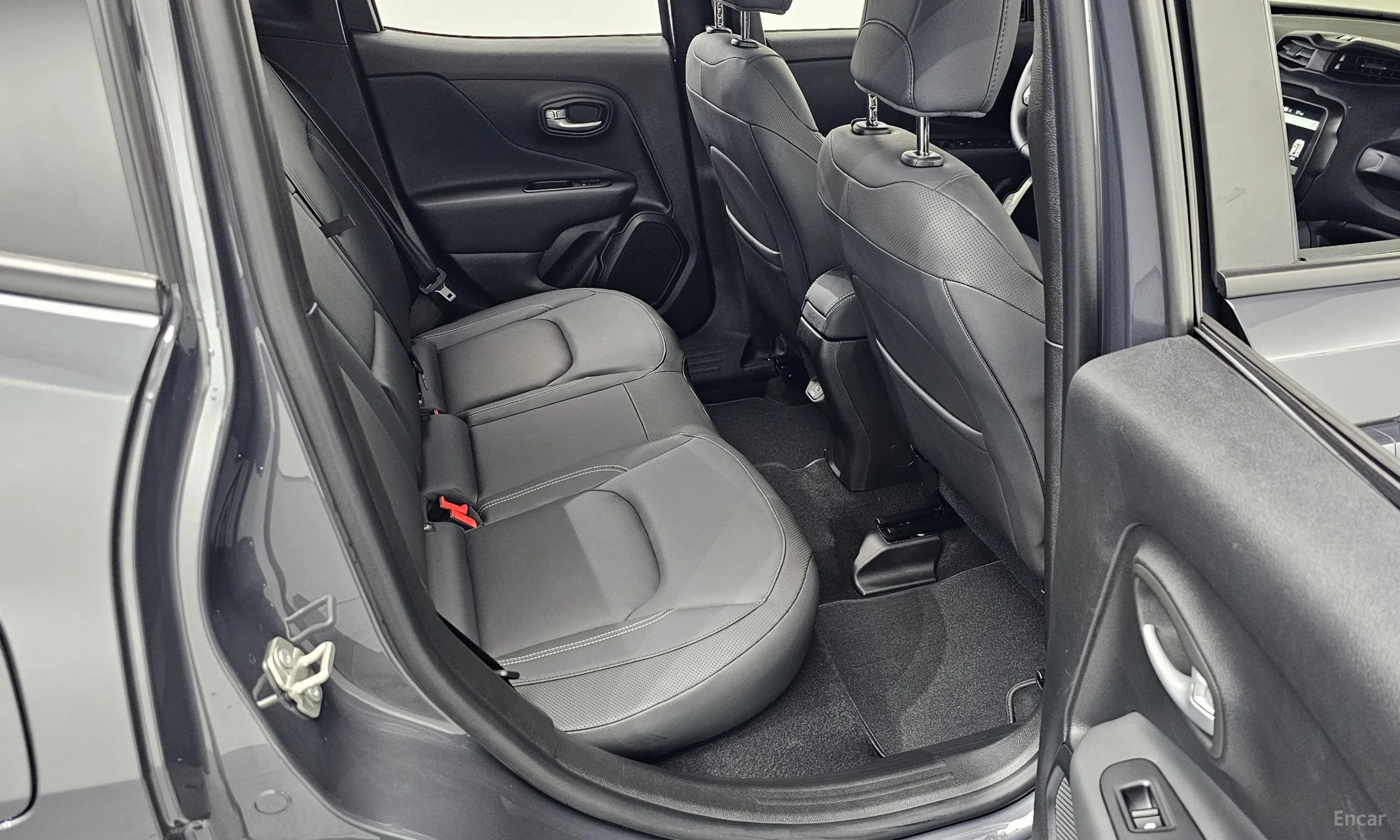 Jeep Renegade превью 11