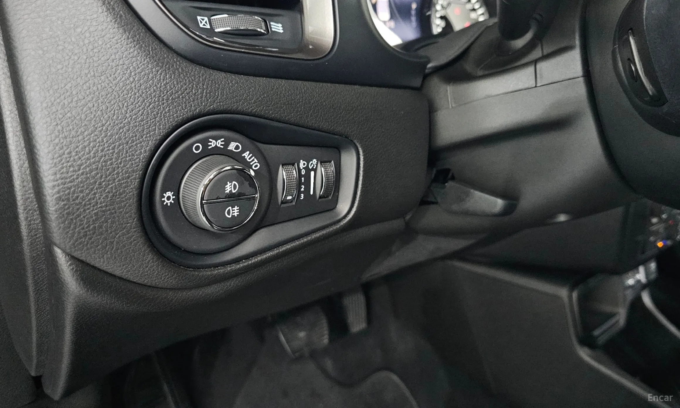 Jeep Renegade превью 19