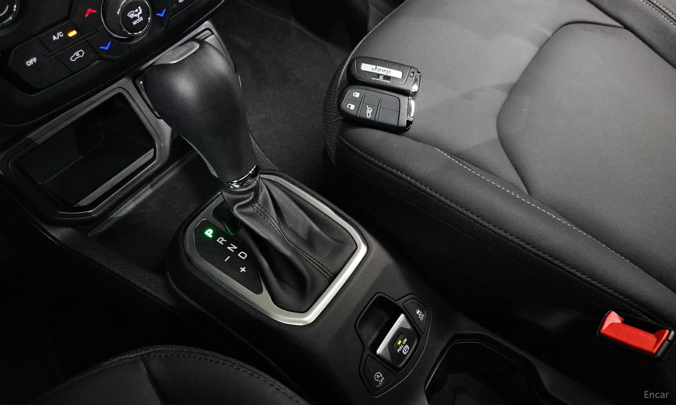 Jeep Renegade превью 9