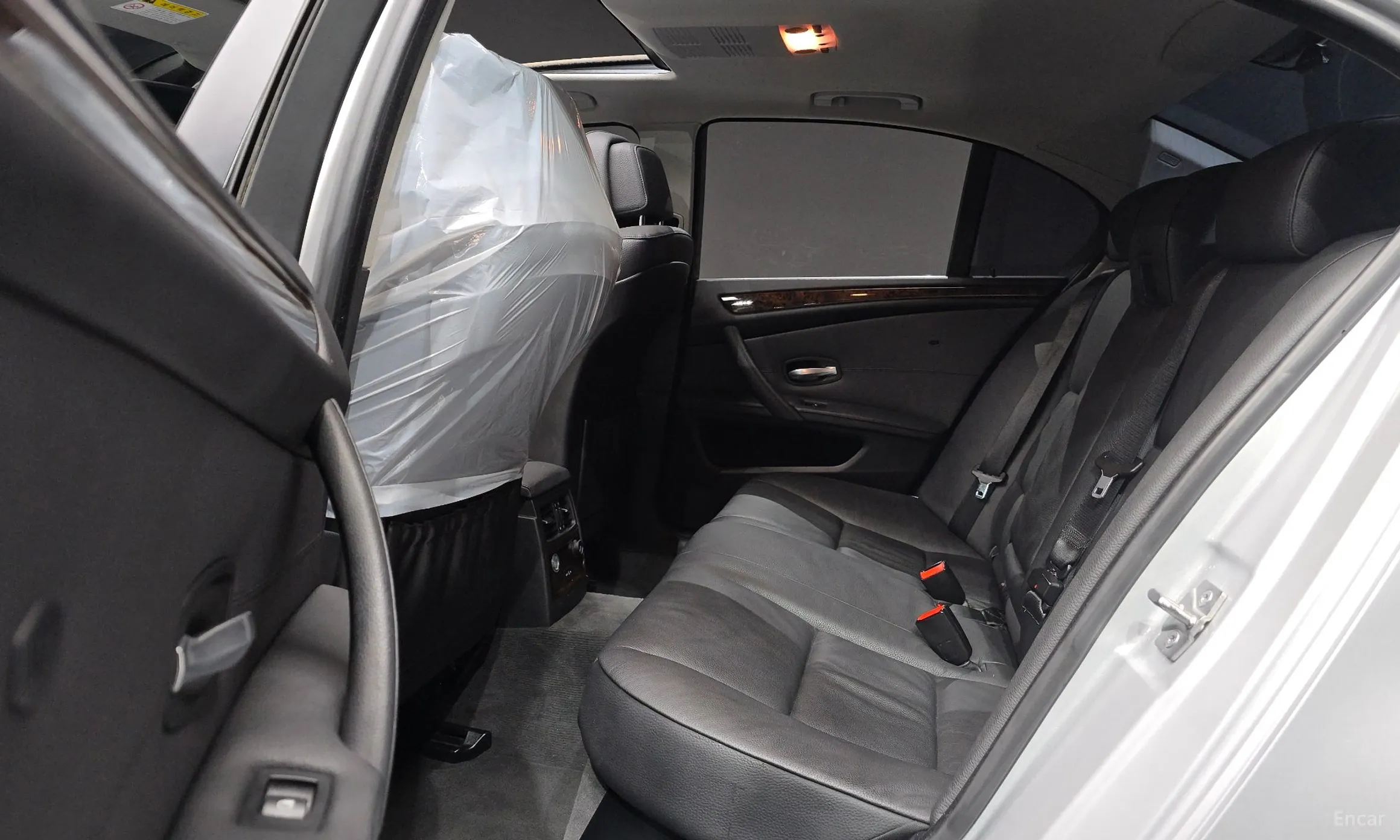 BMW 5 Series (E60) превью 12