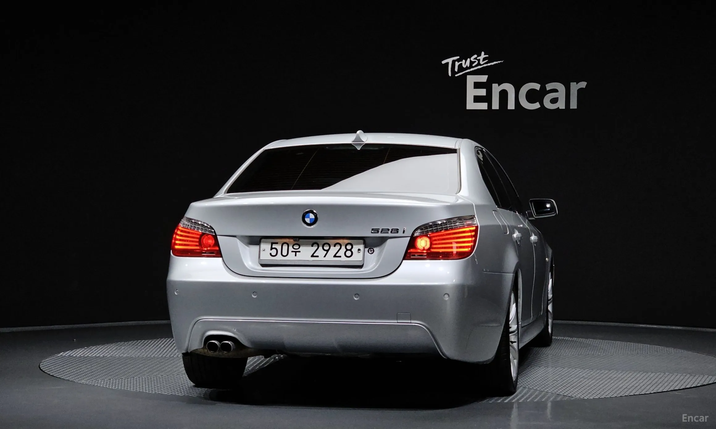 BMW 5 Series (E60) превью 4
