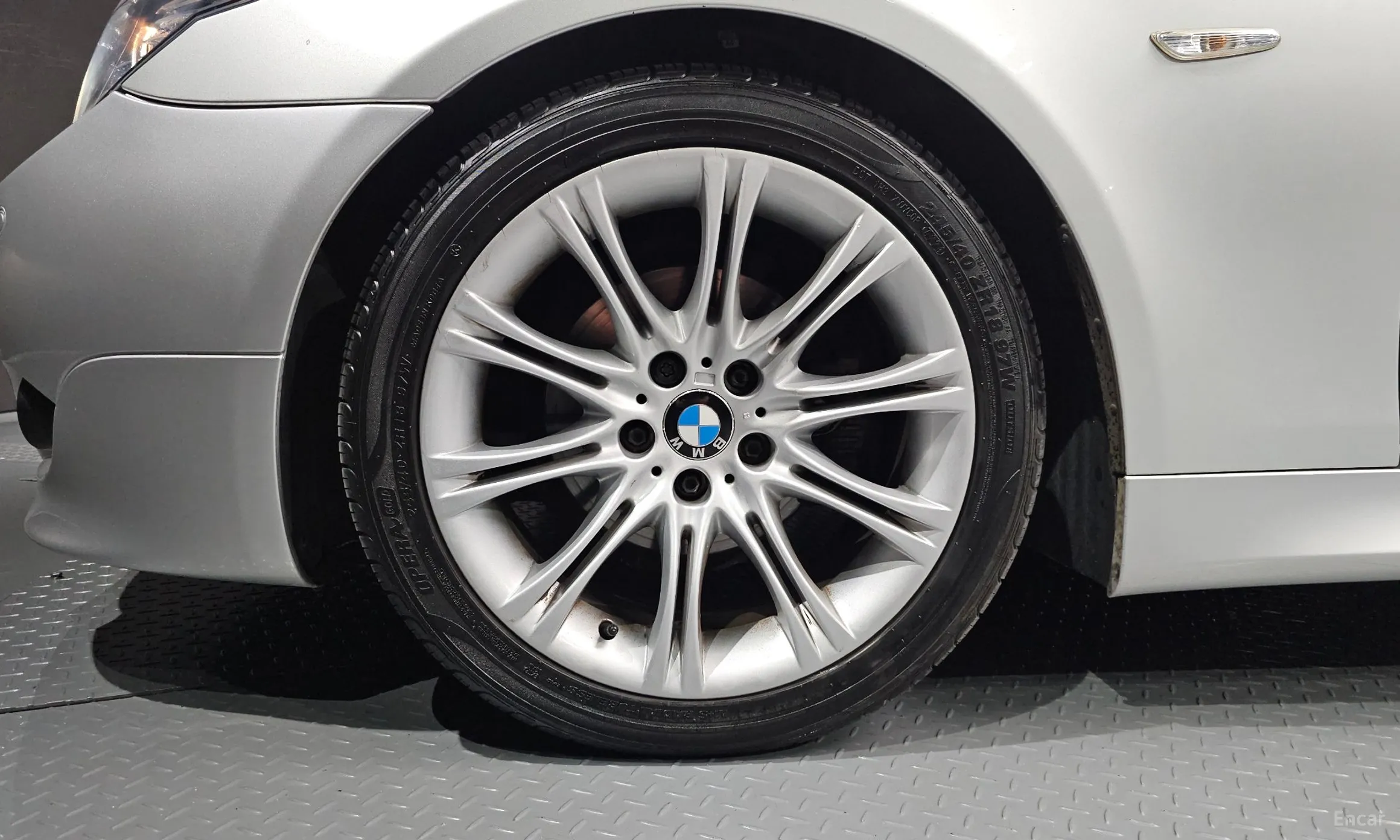 BMW 5 Series (E60) превью 5