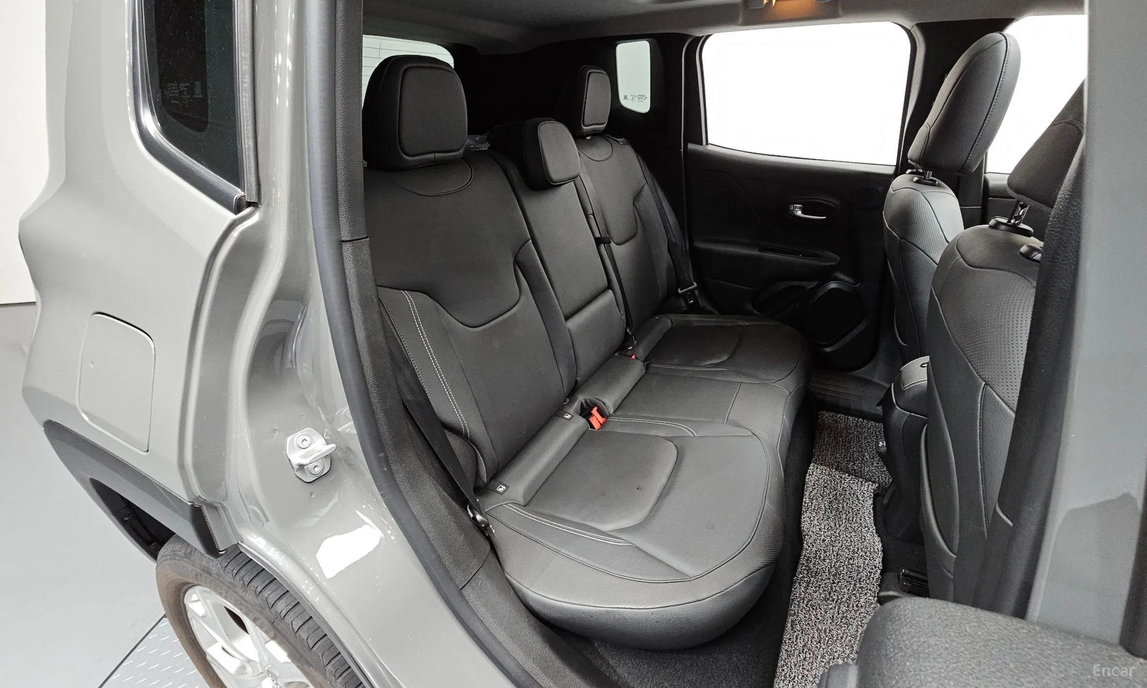 Jeep Renegade превью 11