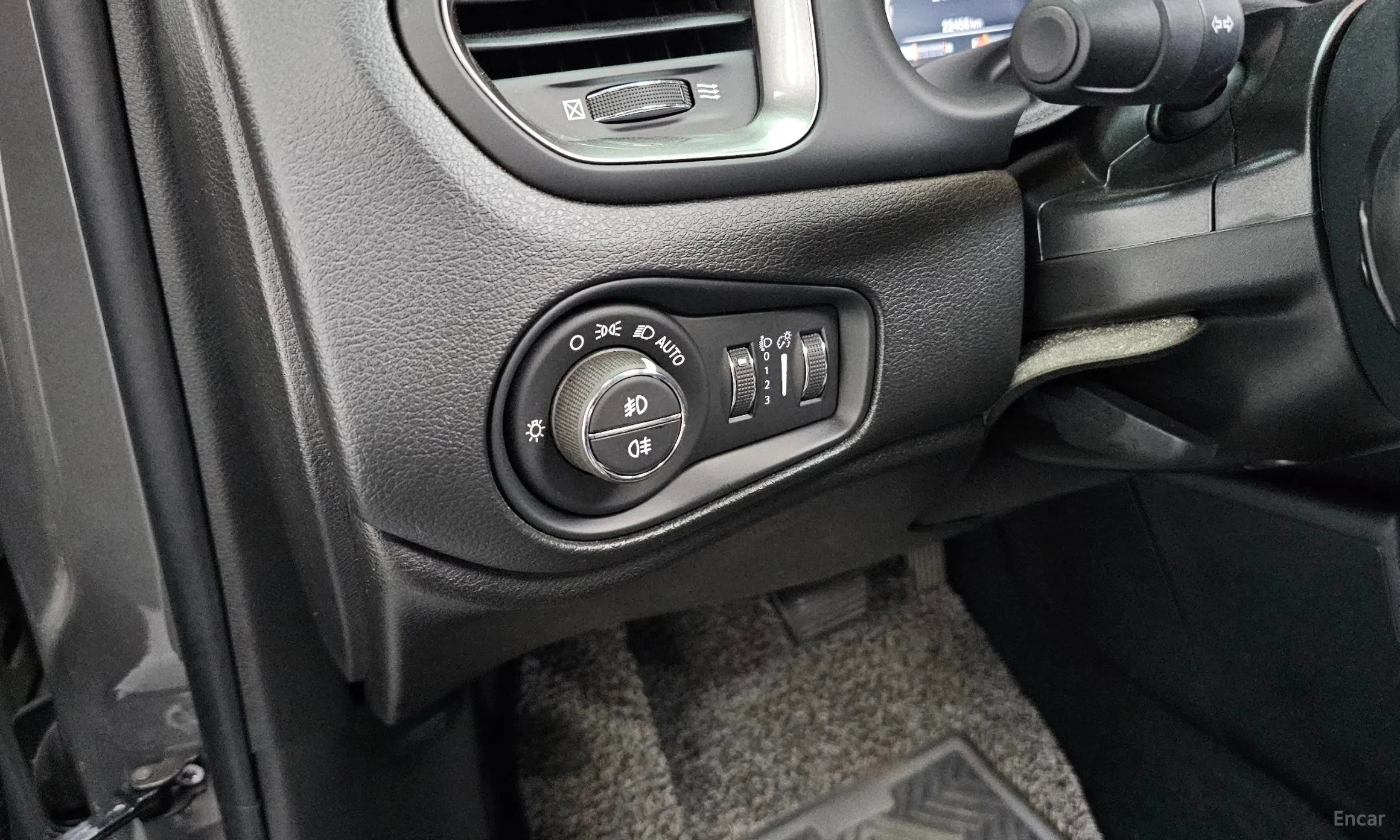 Jeep Renegade превью 20