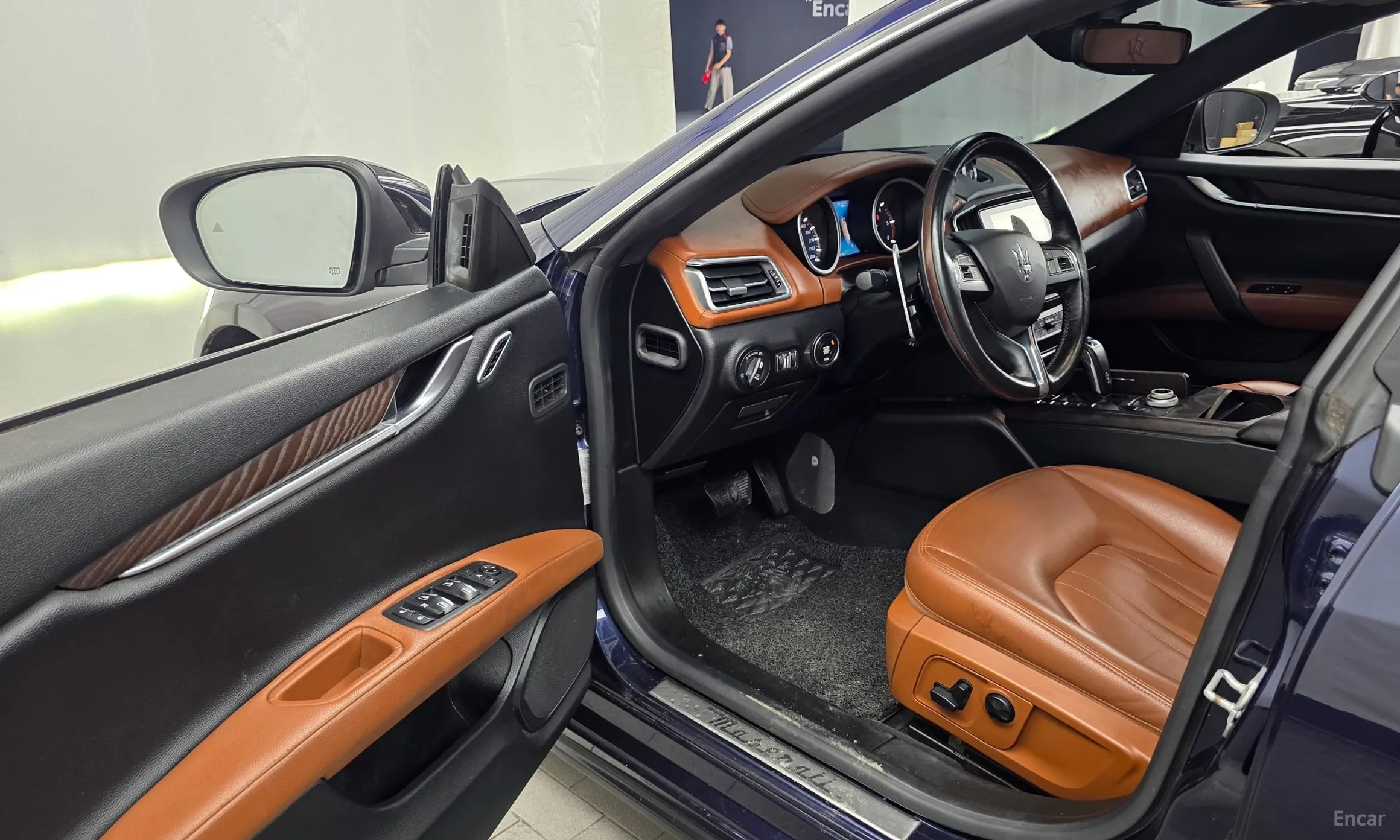 Maserati Ghibli превью 10