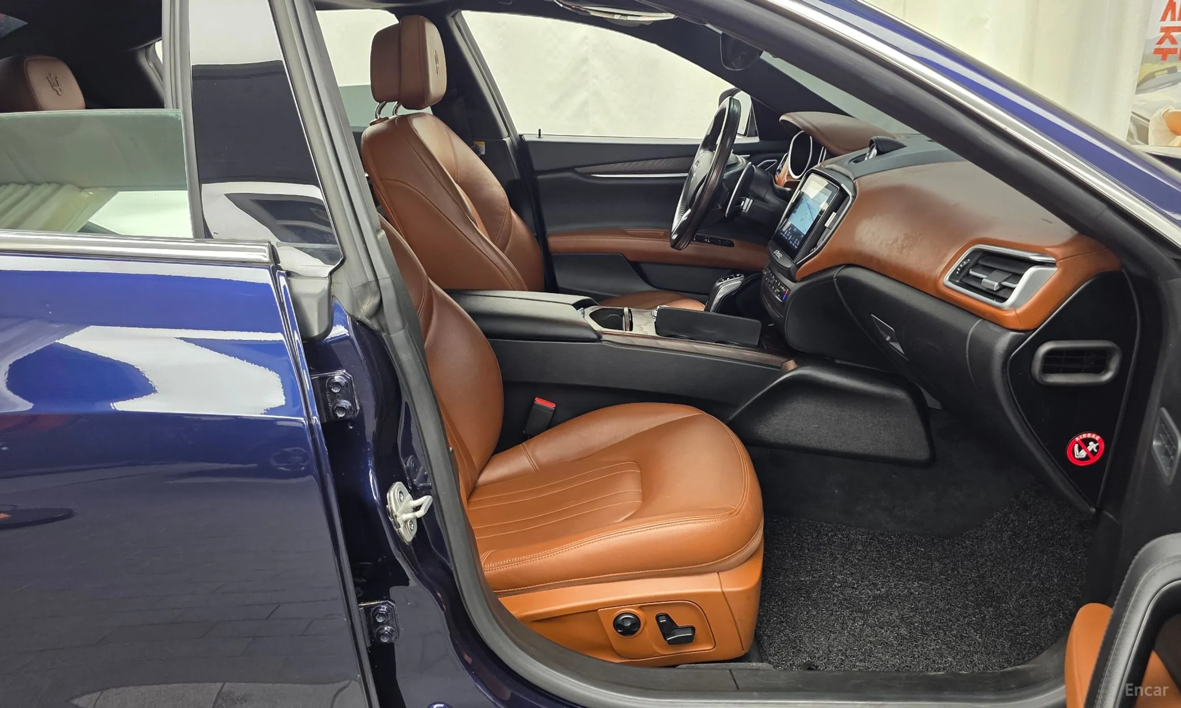 Maserati Ghibli превью 11