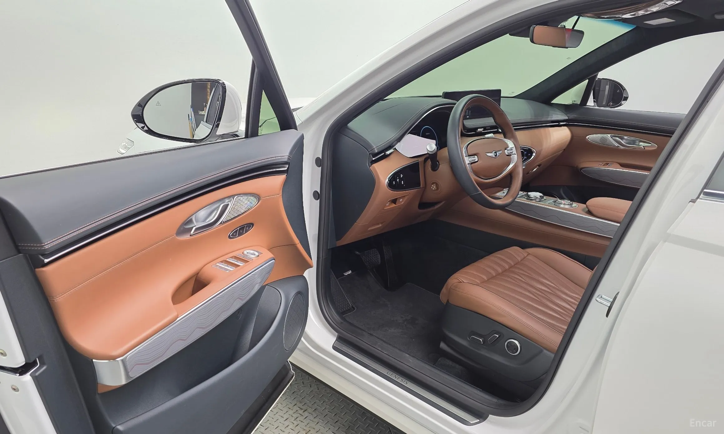 Genesis GV70 превью 10