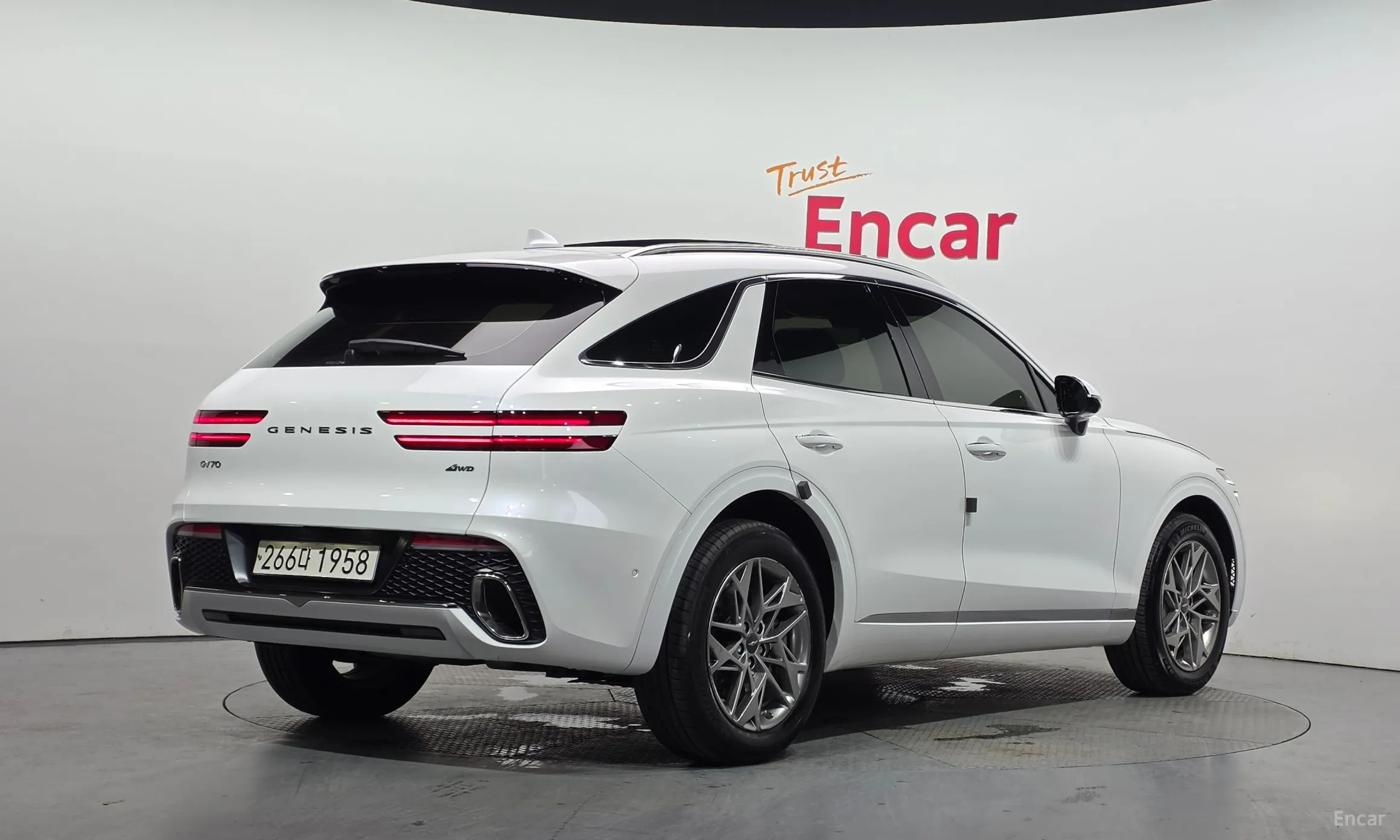 Genesis GV70 превью 2