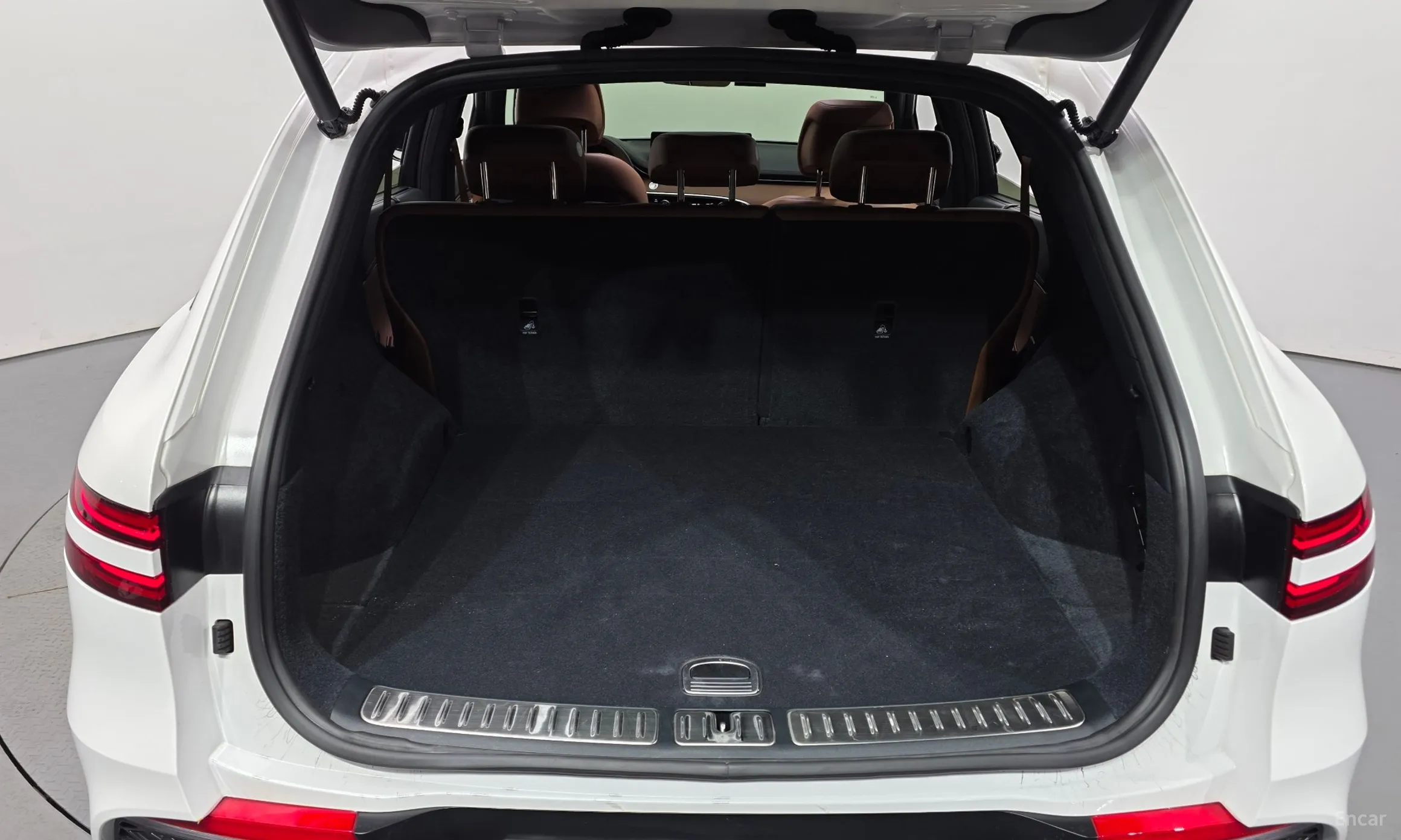 Genesis GV70 превью 19