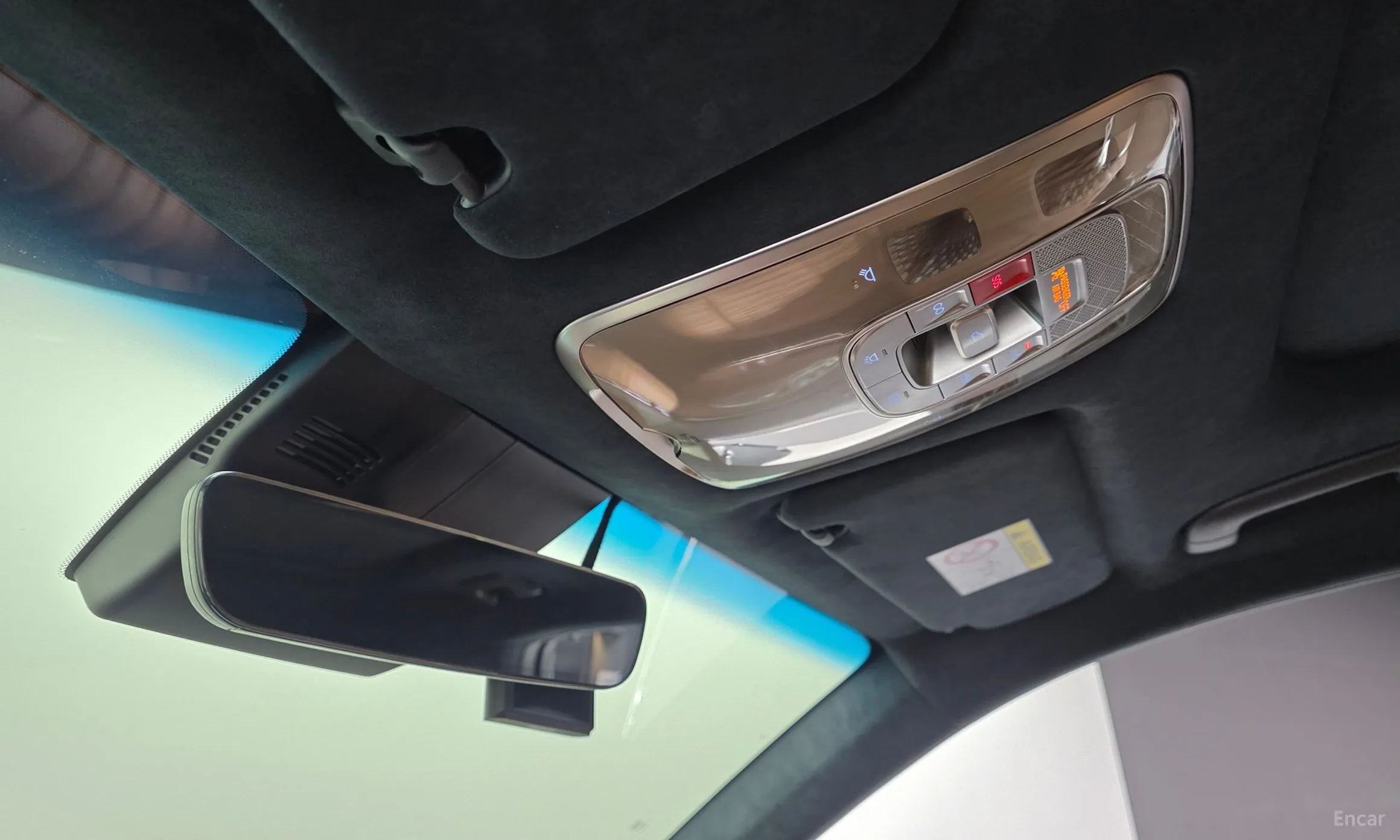 Genesis GV70 превью 20