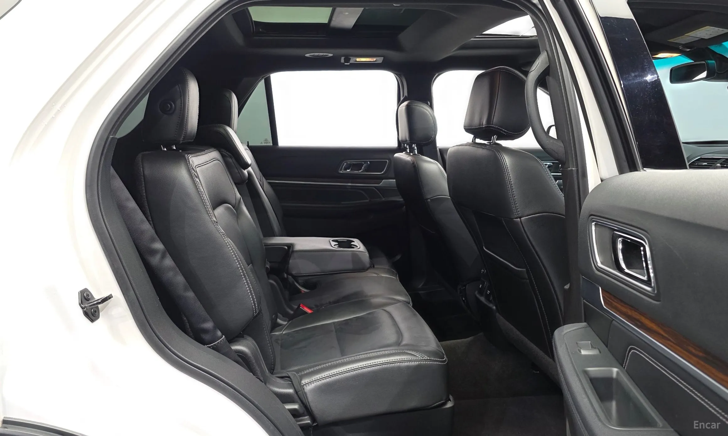 Ford Explorer превью 11