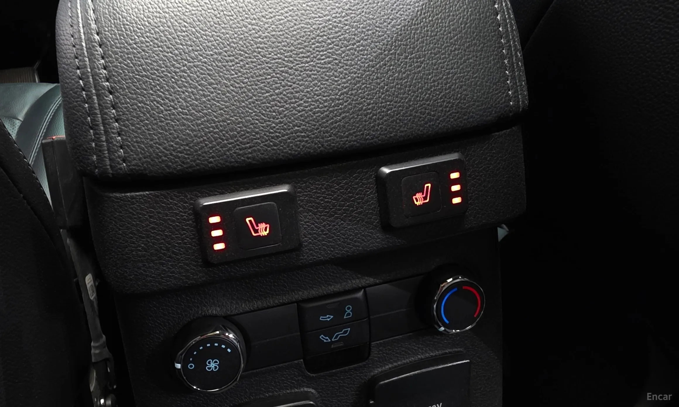 Ford Explorer превью 18