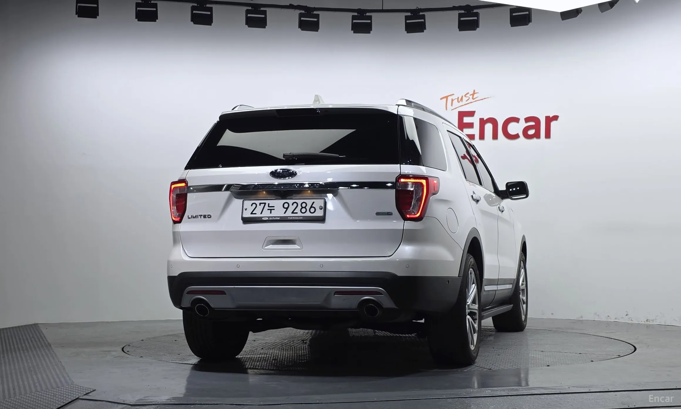 Ford Explorer превью 4
