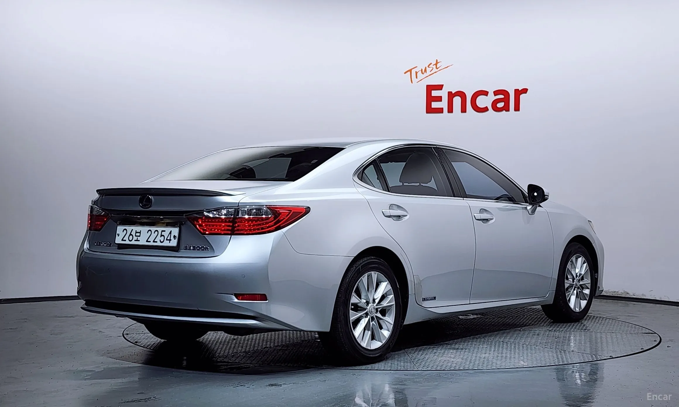 Lexus New ES300h