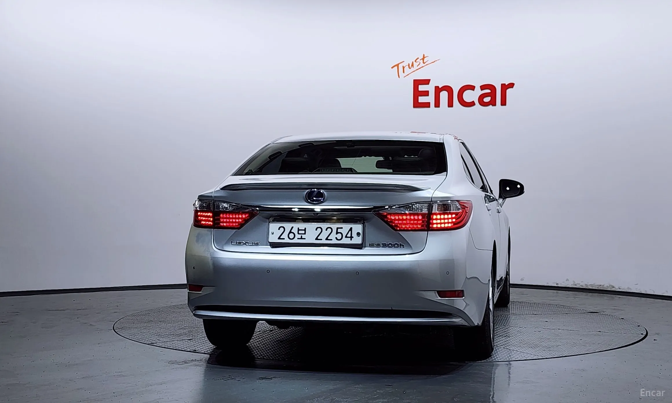 Lexus New ES300h превью 4