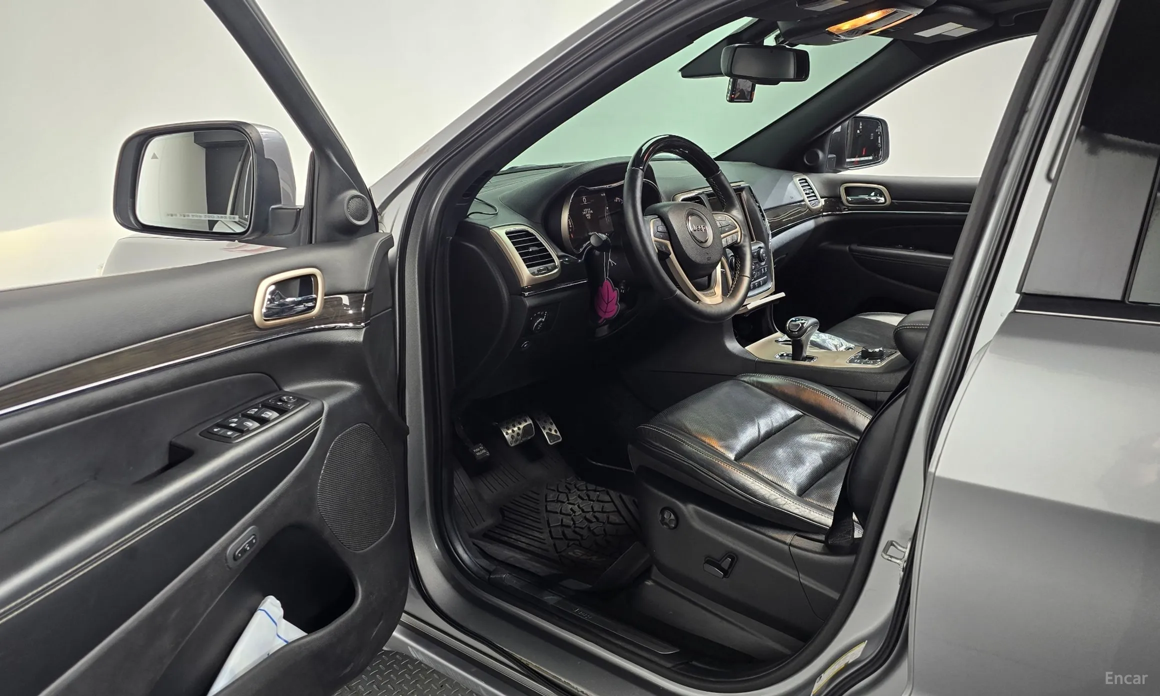 Jeep Grand Cherokee превью 10