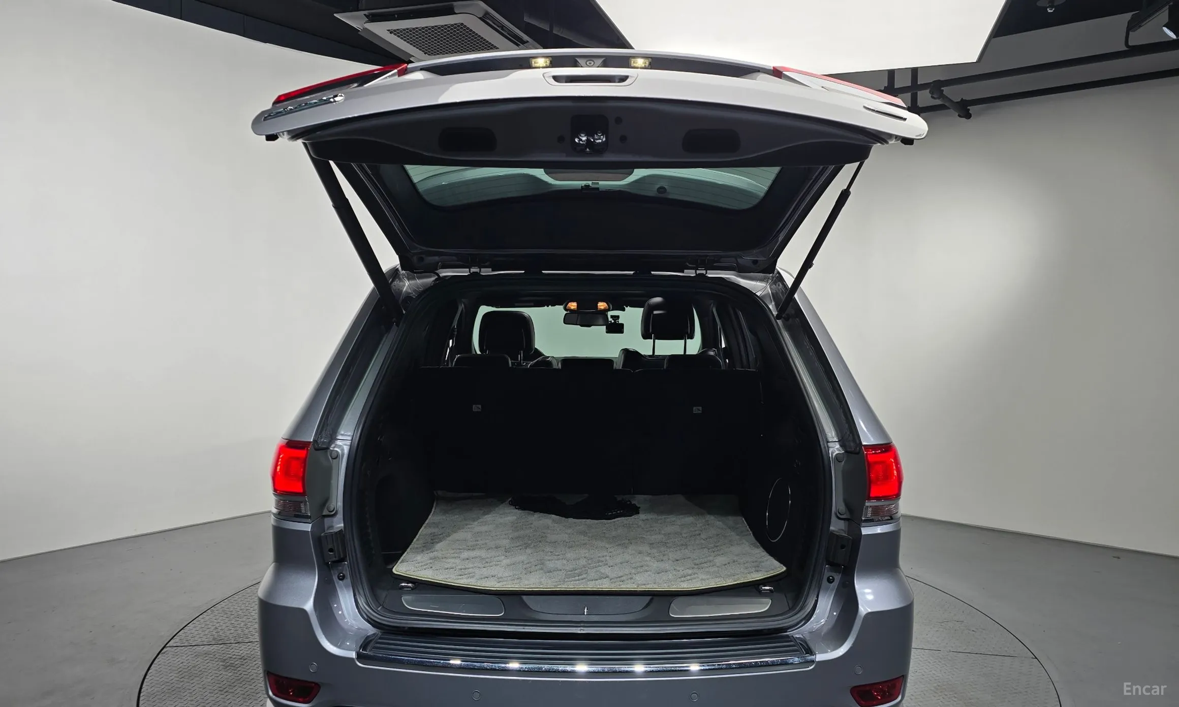 Jeep Grand Cherokee превью 20