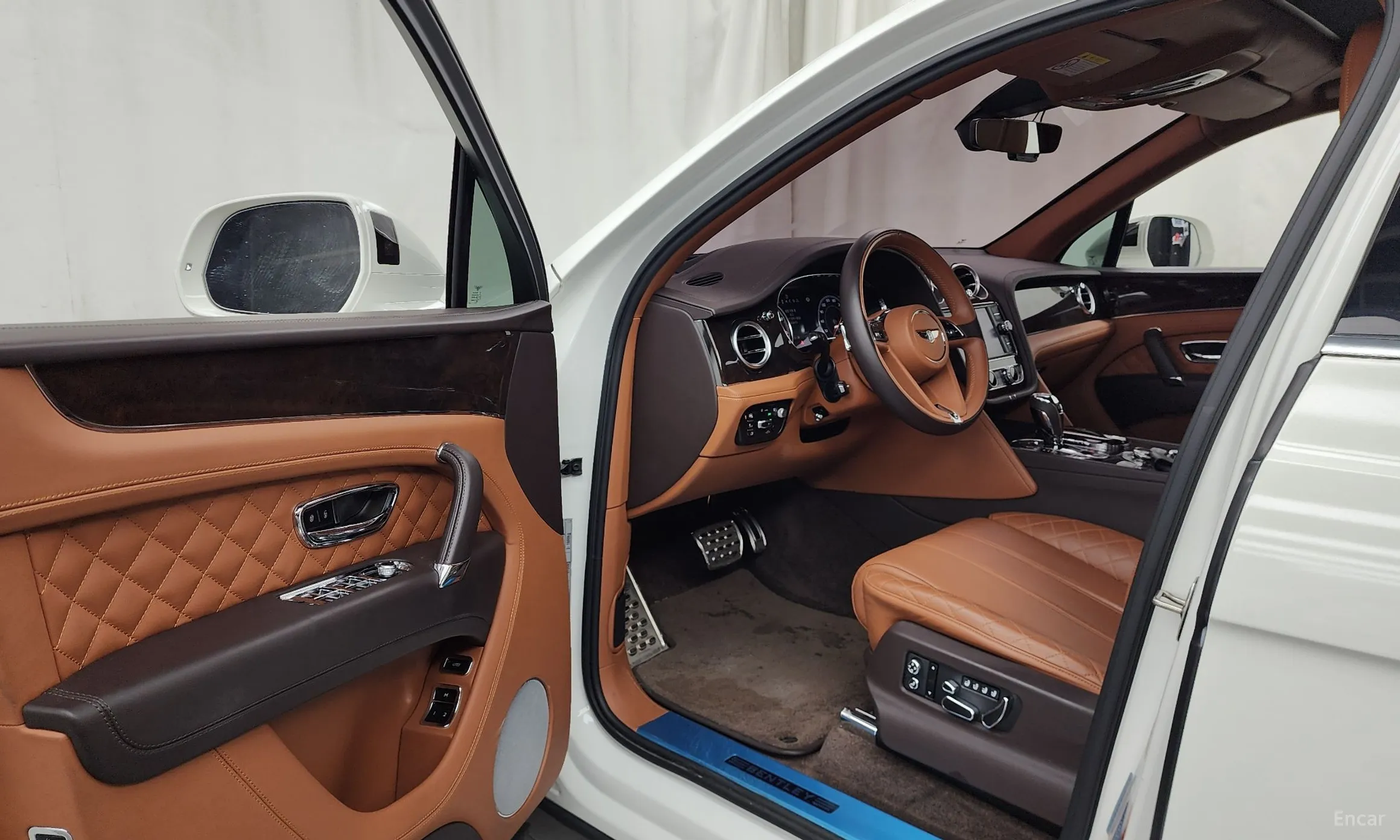 Bentley Bentayga превью 10