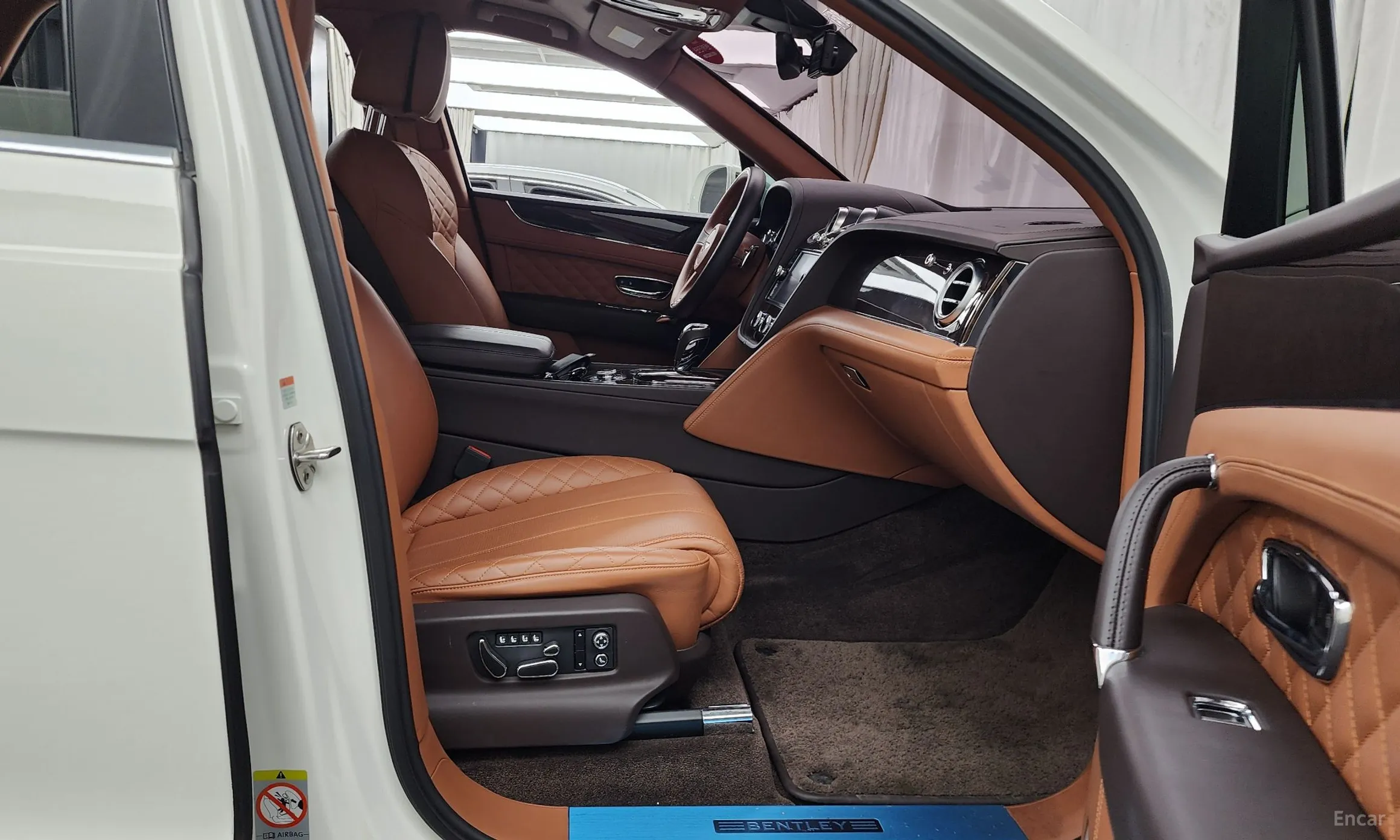 Bentley Bentayga превью 11