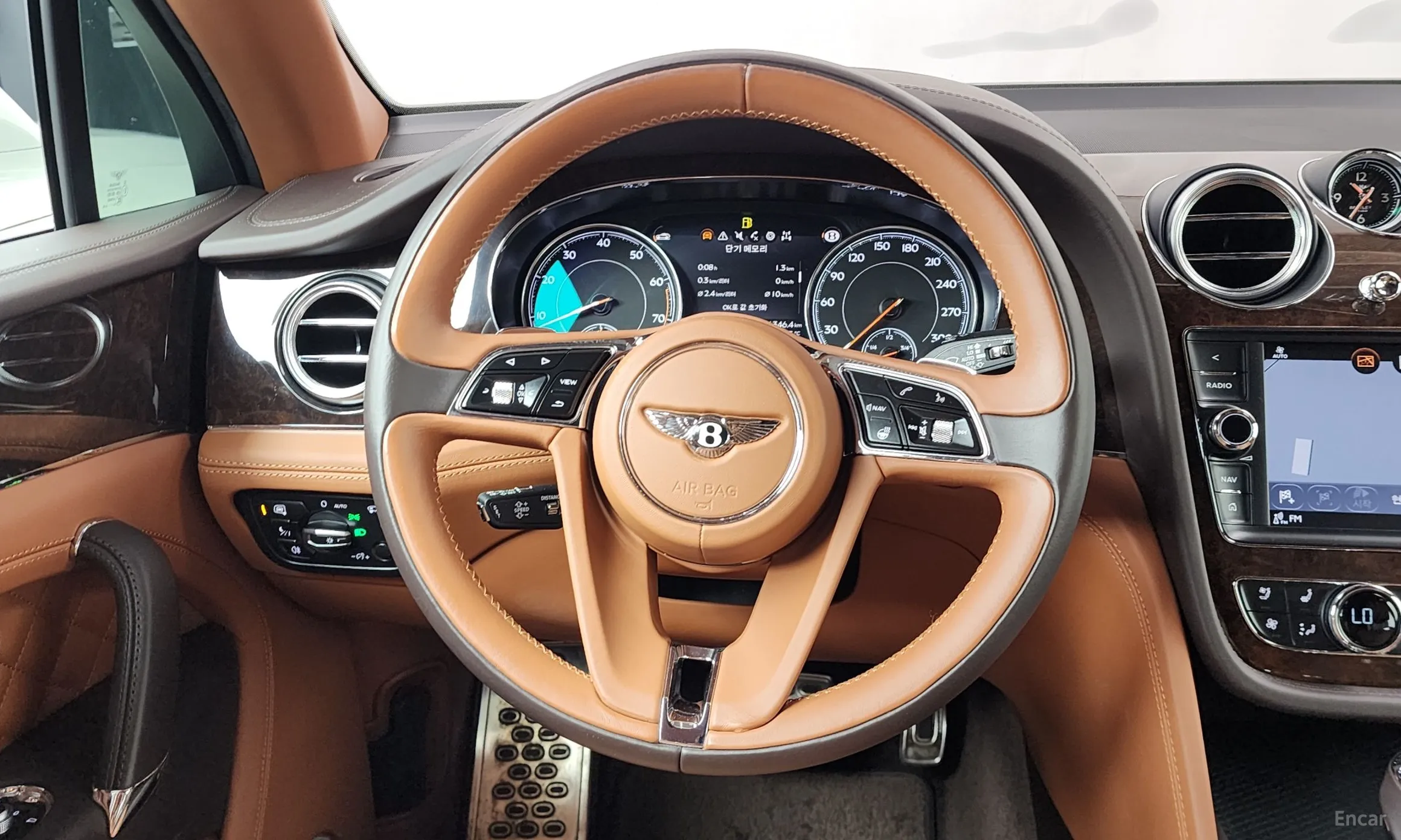 Bentley Bentayga превью 13