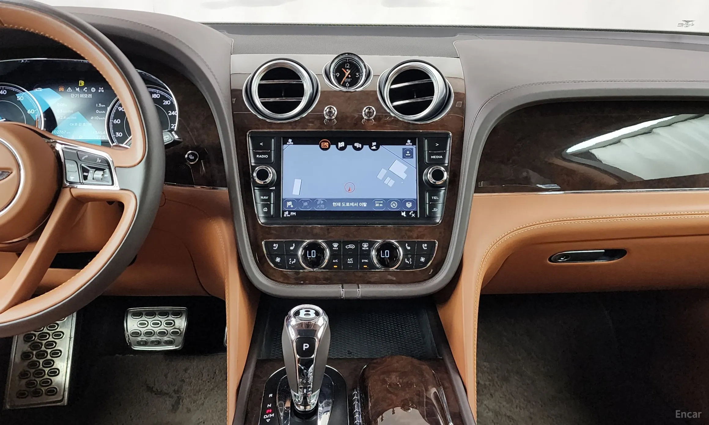 Bentley Bentayga превью 14