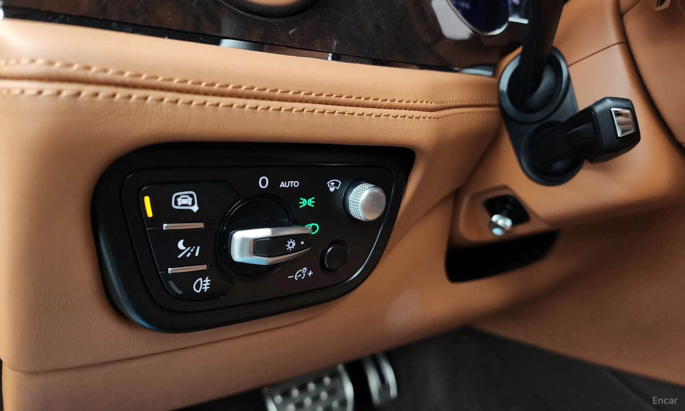 Bentley Bentayga превью 16