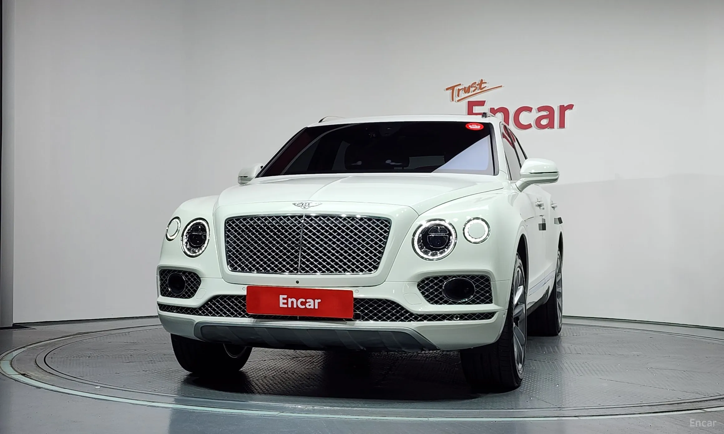 Bentley Bentayga превью 3