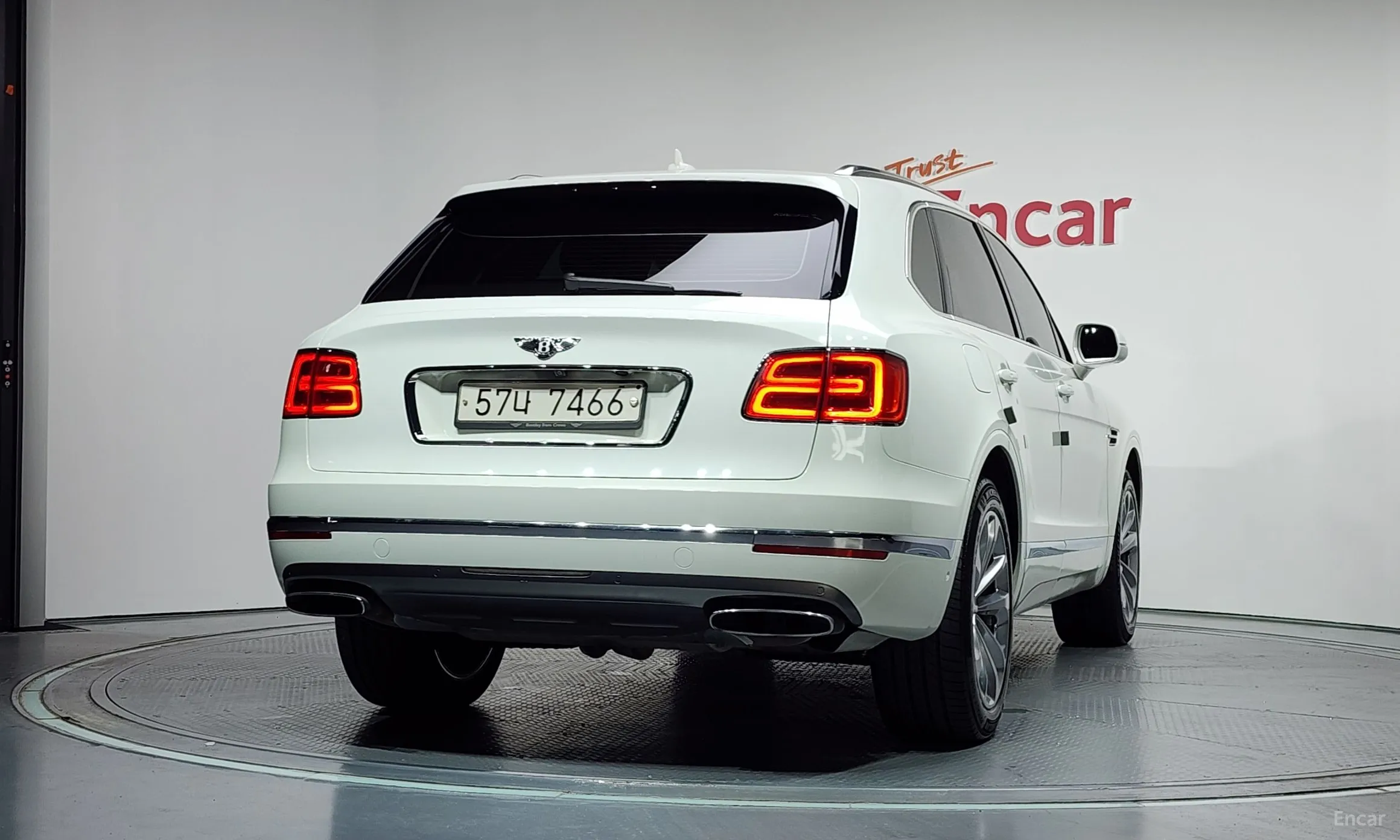 Bentley Bentayga превью 4