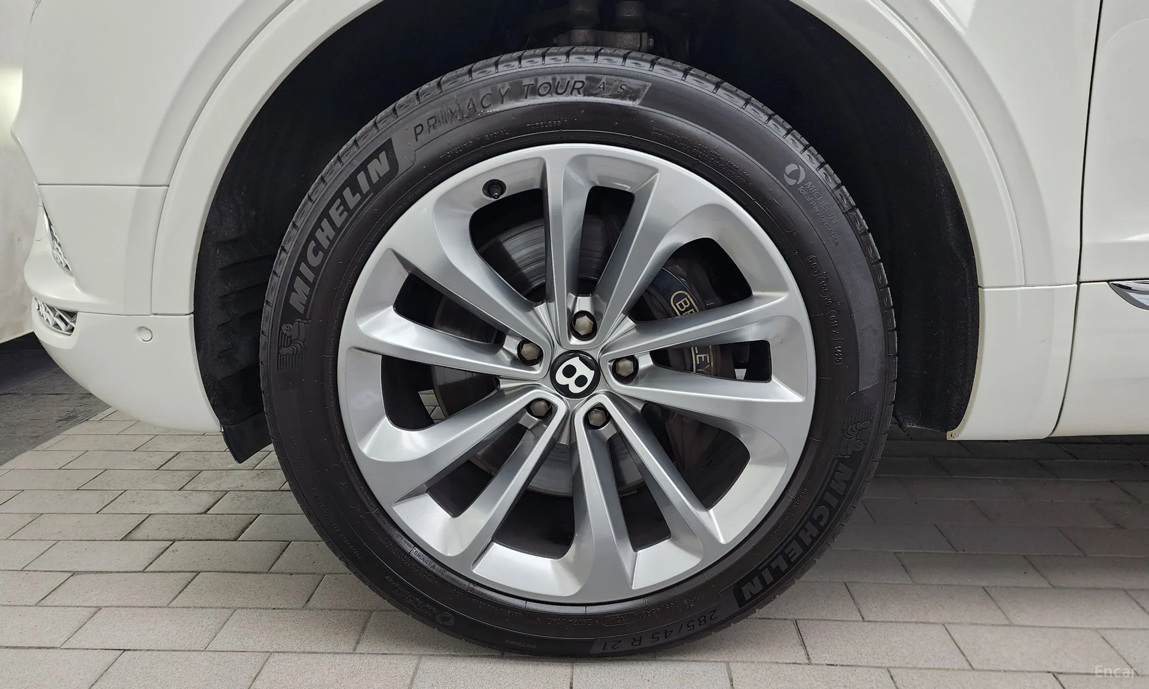 Bentley Bentayga превью 5