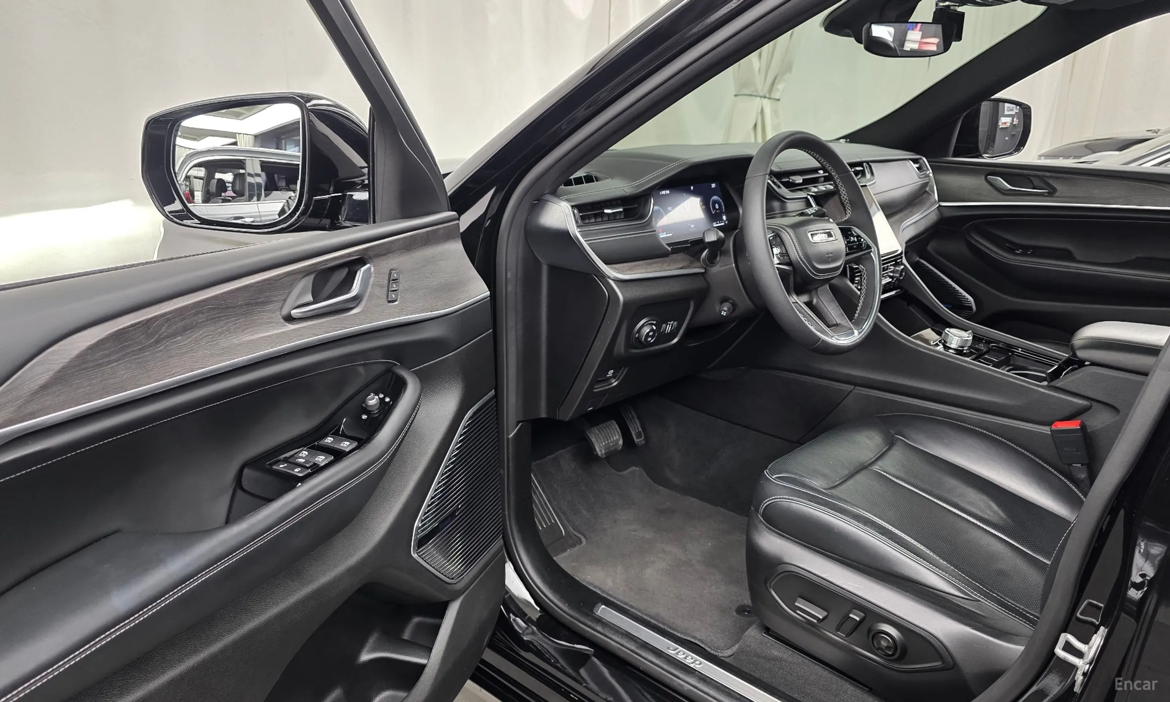 Jeep Grand Cherokee (WL) превью 10