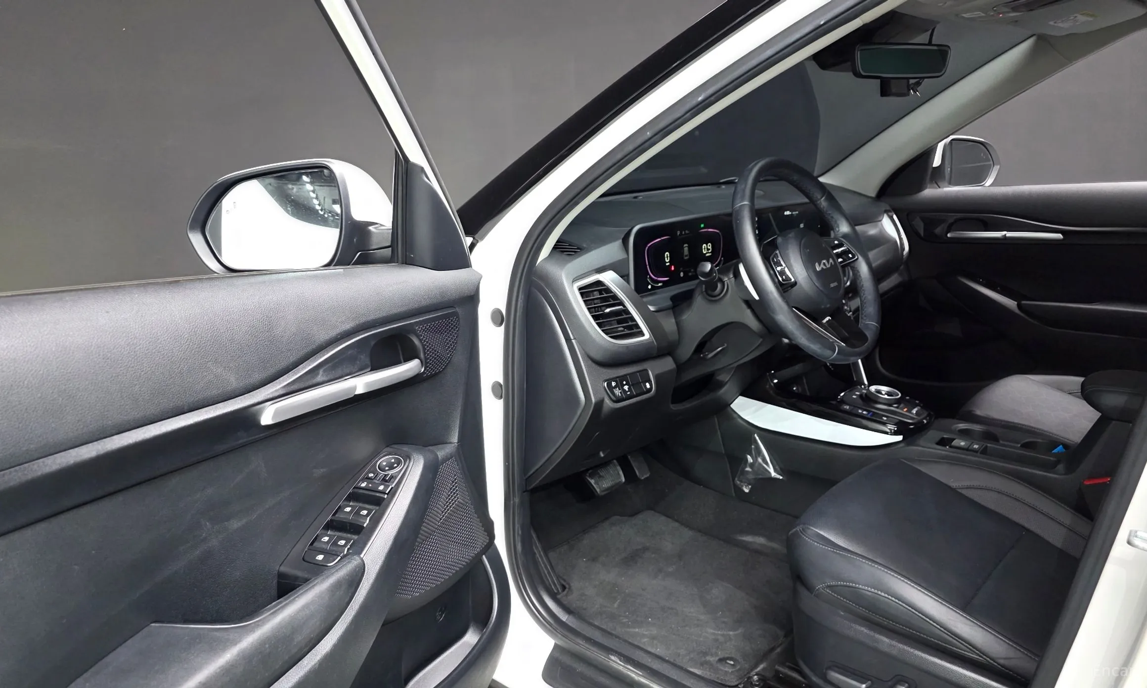 Kia Seltos превью 10