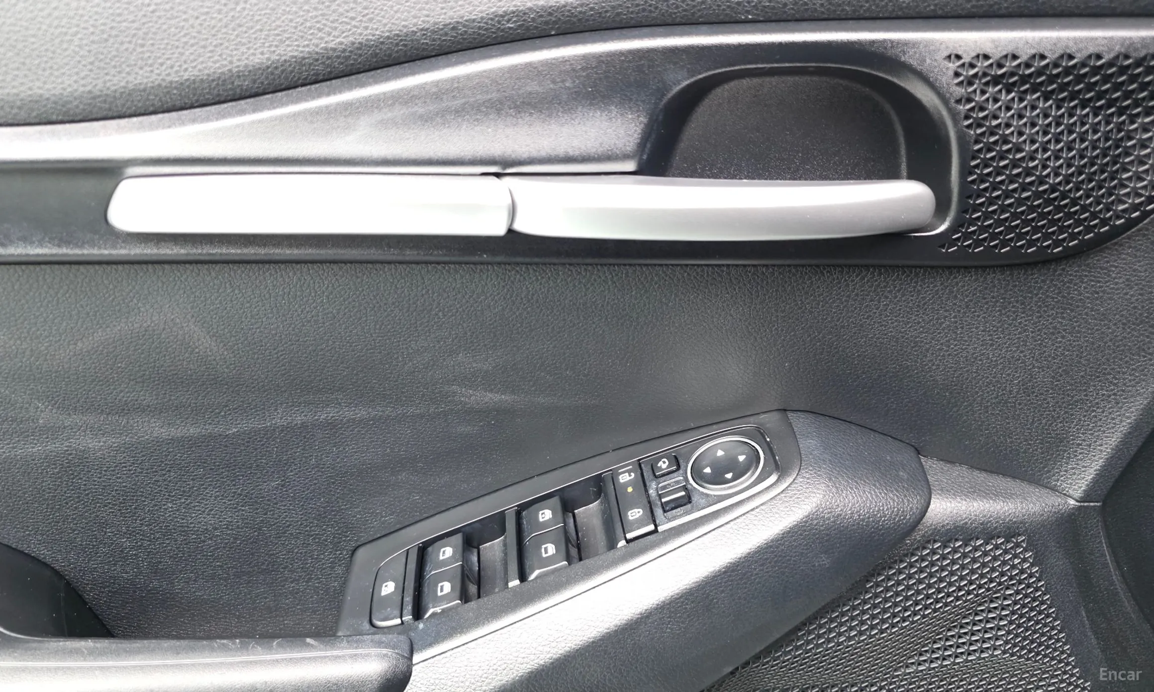 Kia Seltos превью 20