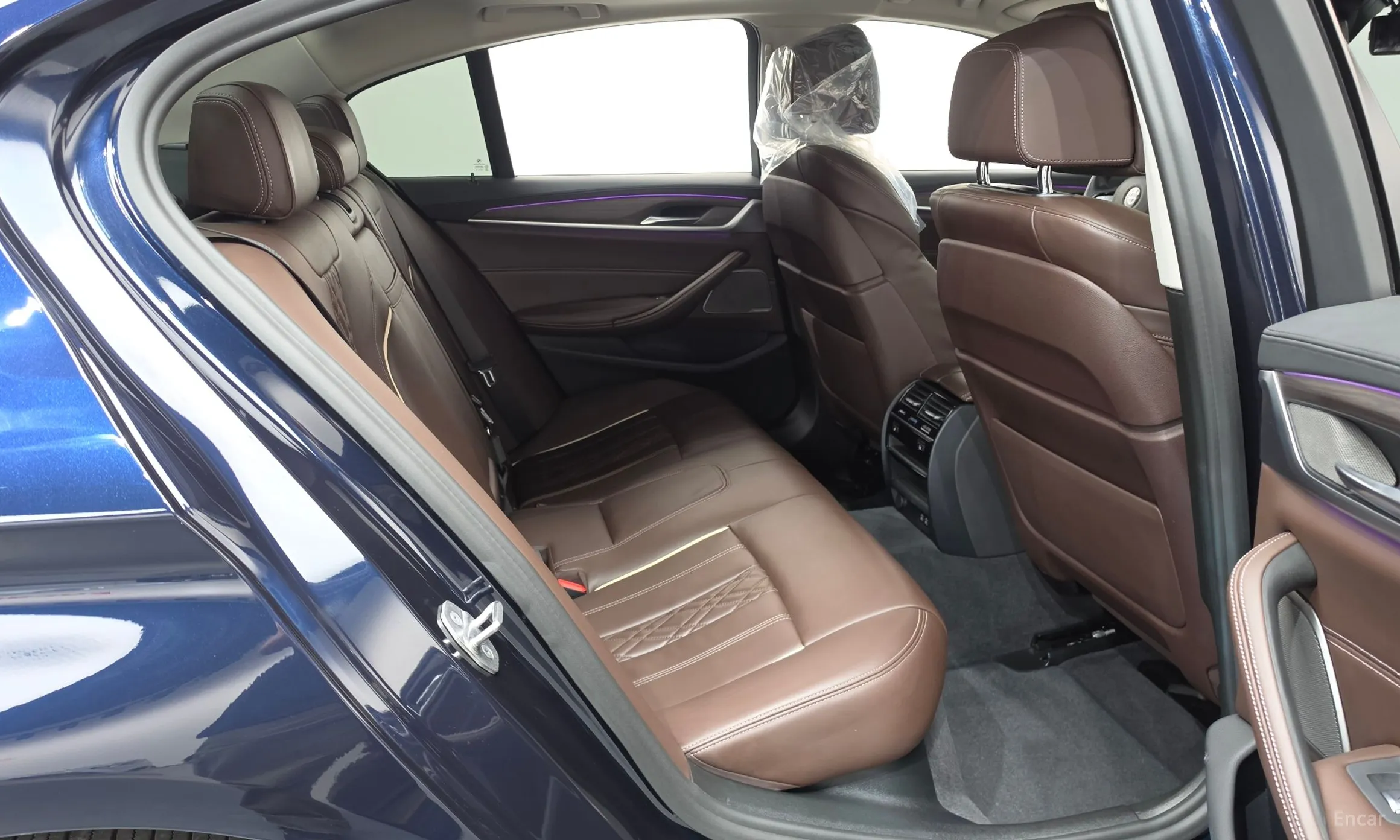 BMW 5 Series (G30) превью 10