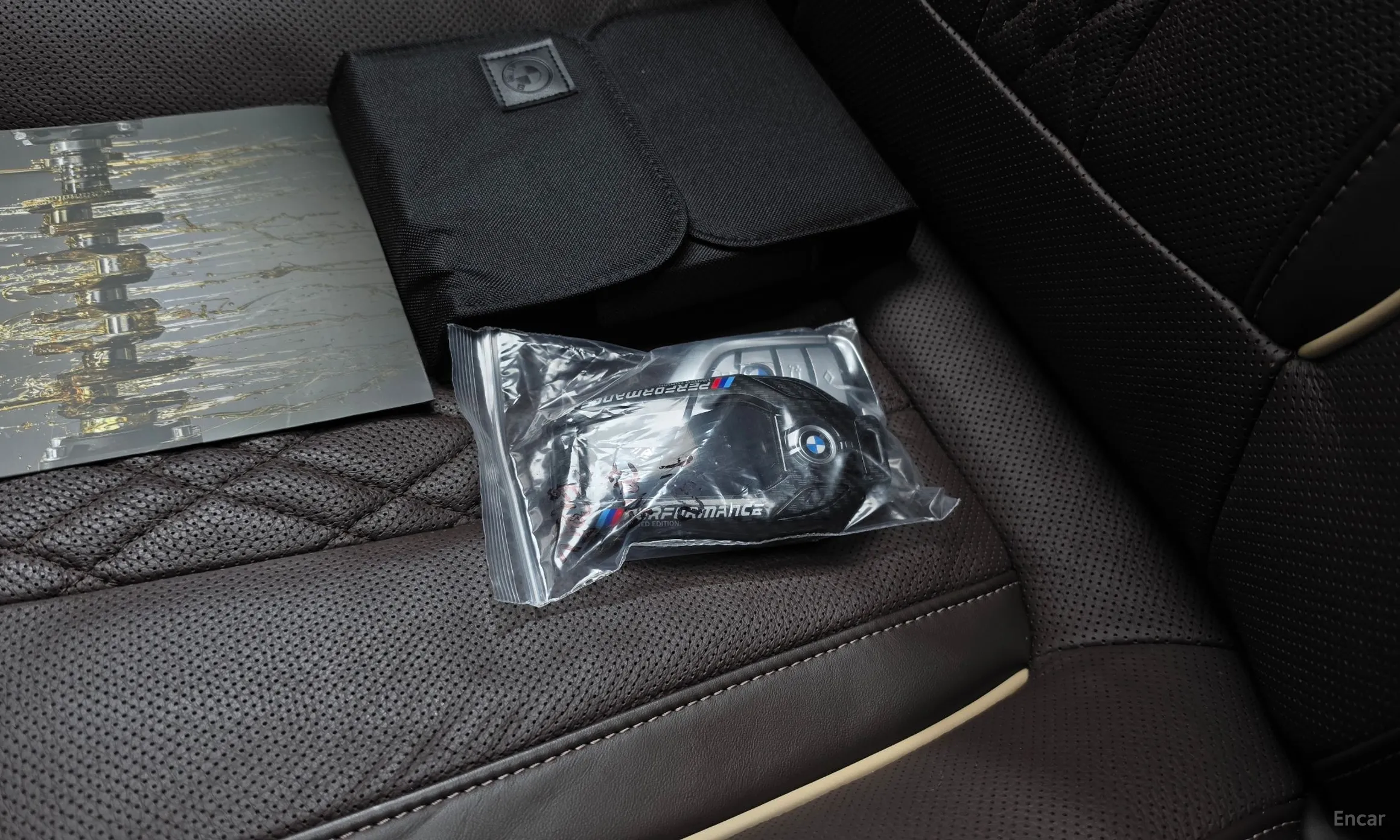 BMW 5 Series (G30) превью 15