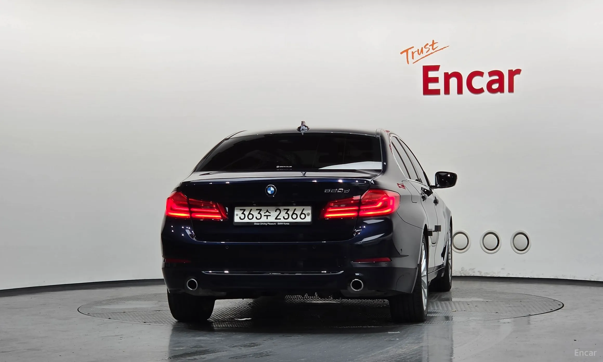 BMW 5 Series (G30) превью 3