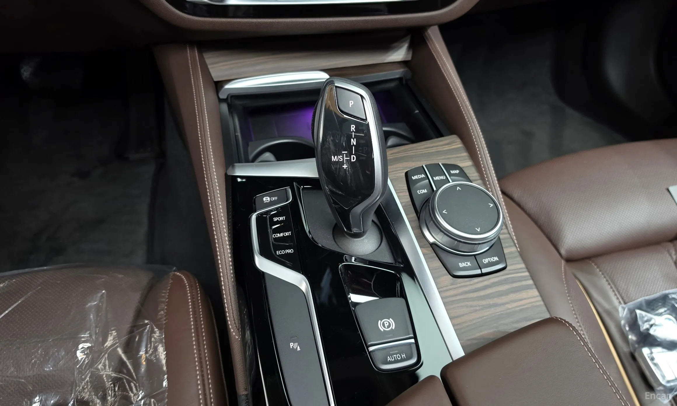 BMW 5 Series (G30) превью 8