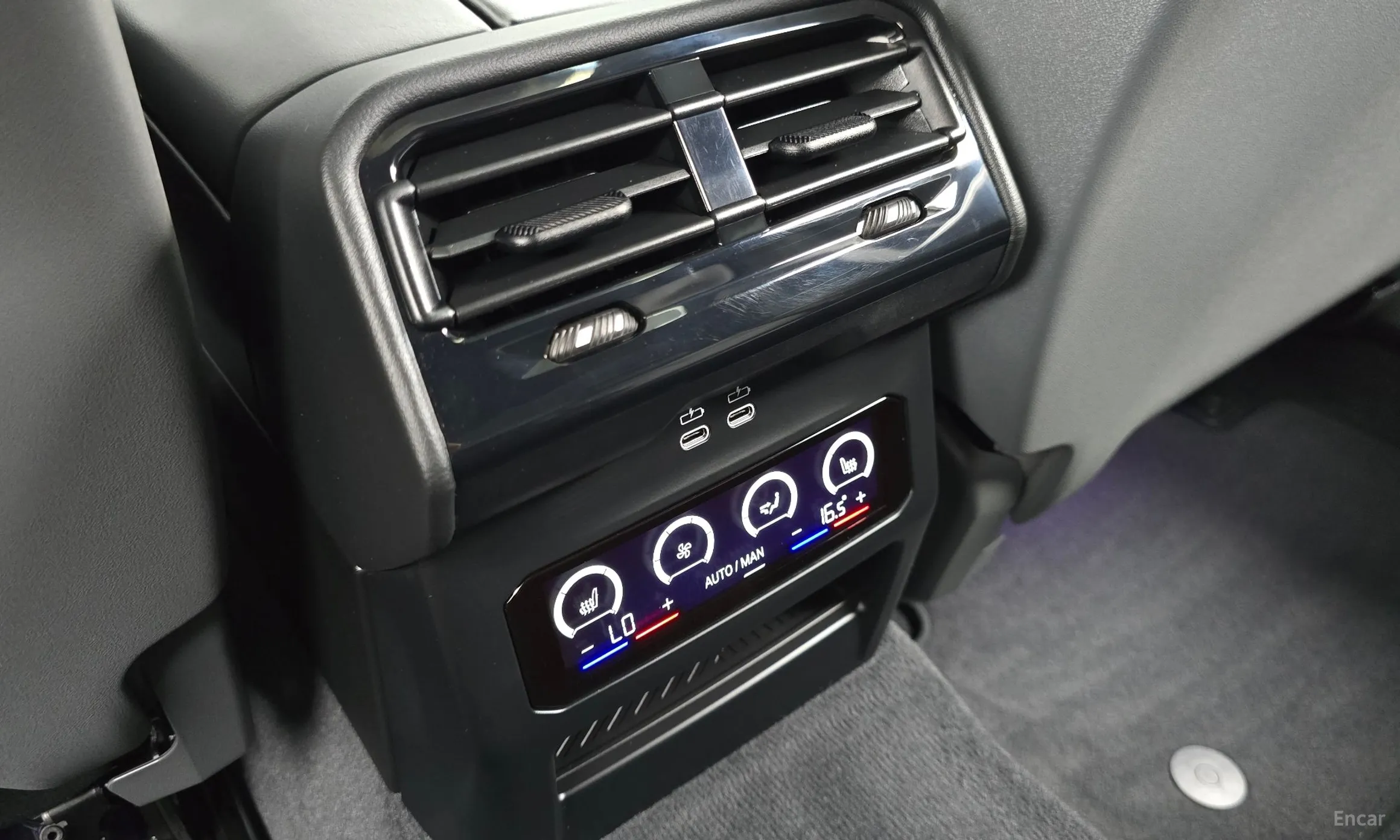 BMW 5 Series (G60) превью 18