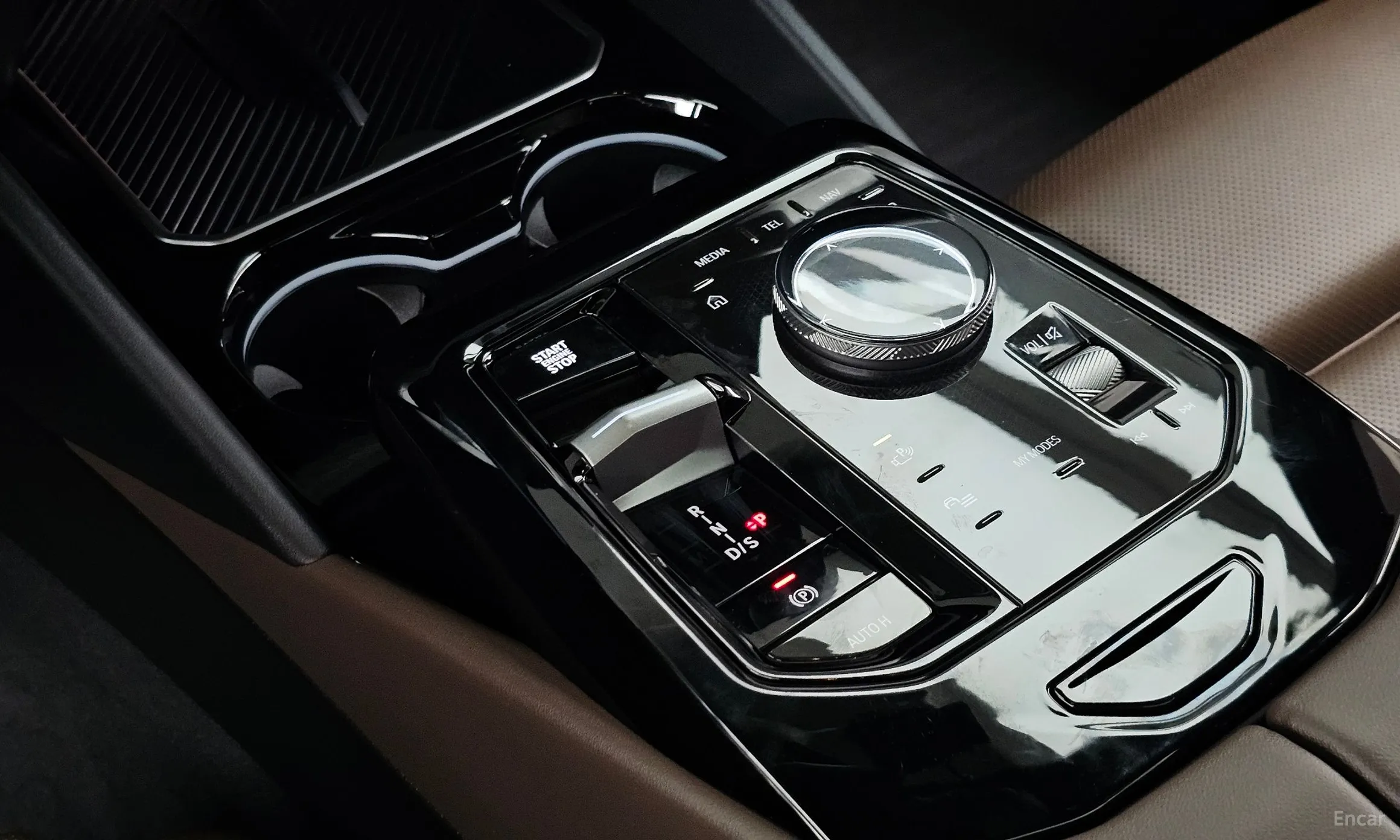 BMW 5 Series (G60) превью 9
