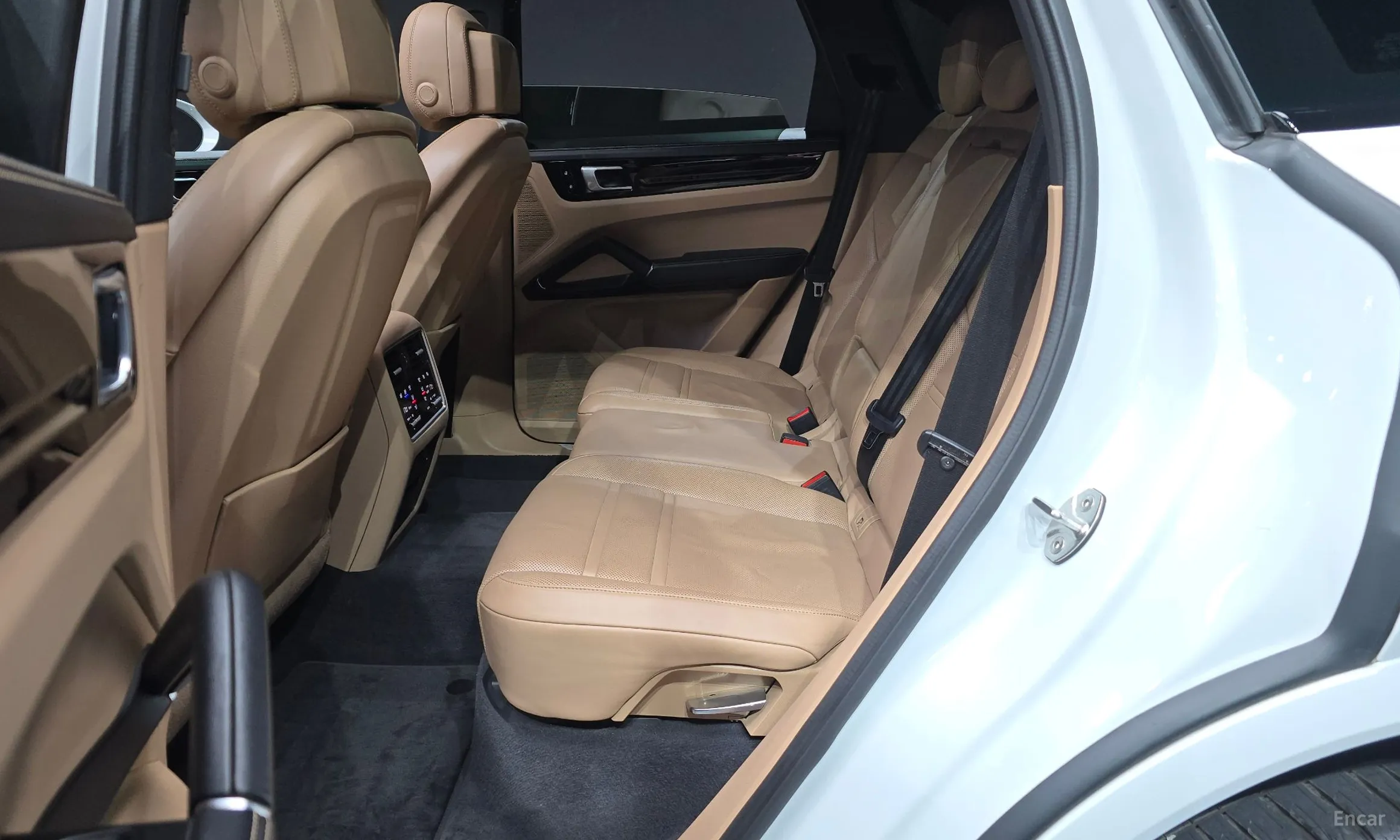 Porsche Cayenne (PO536) превью 12