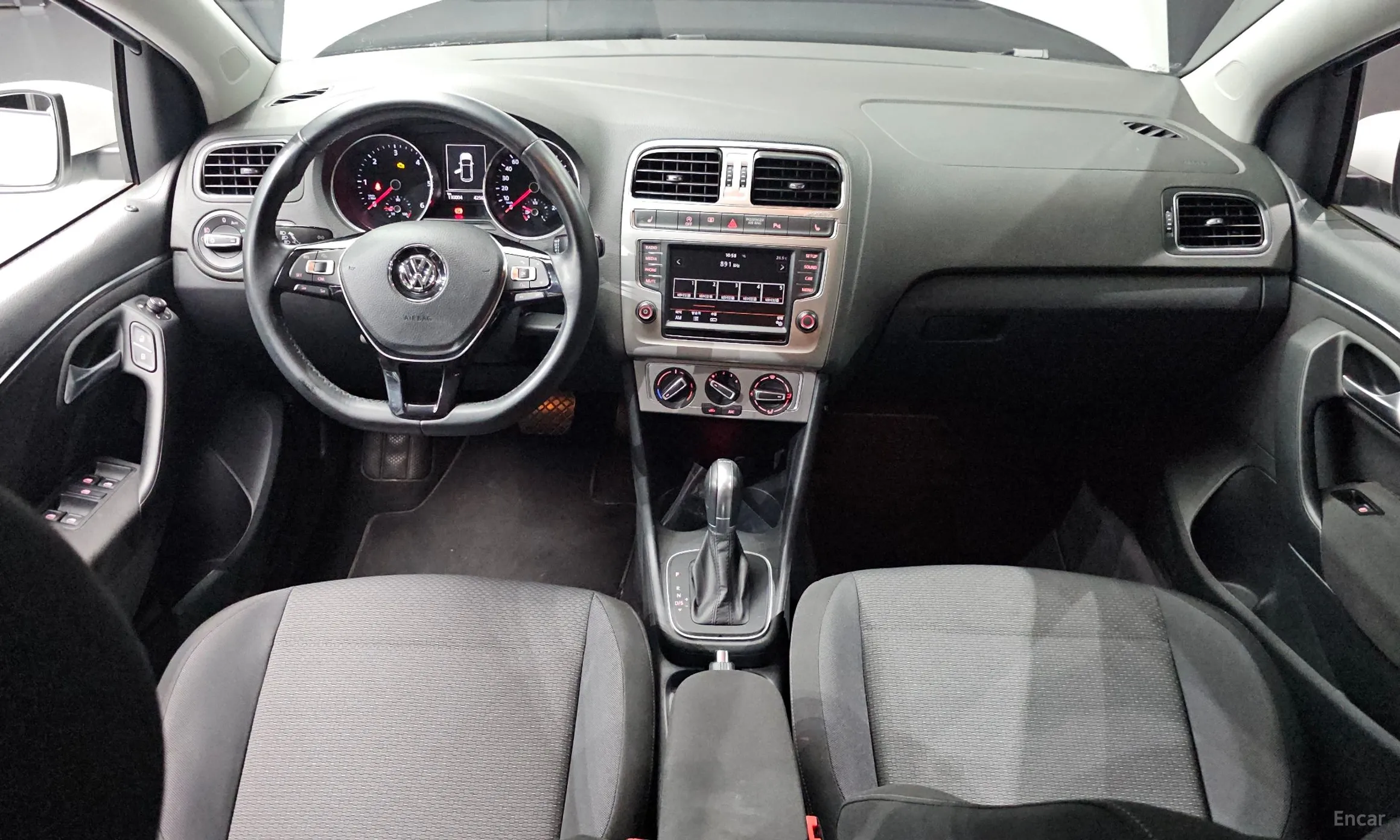 Volkswagen Polo превью 7