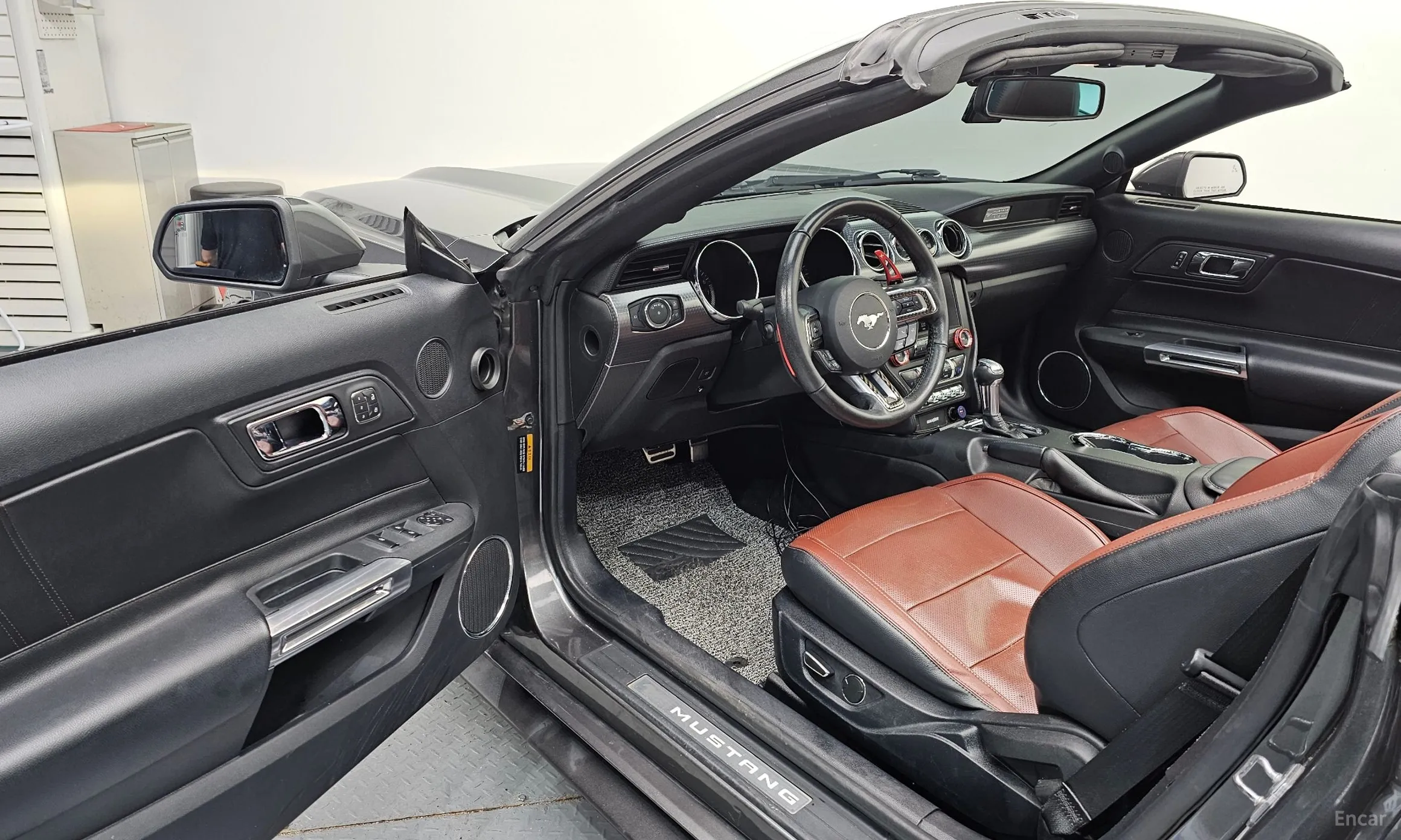 Ford Mustang превью 10