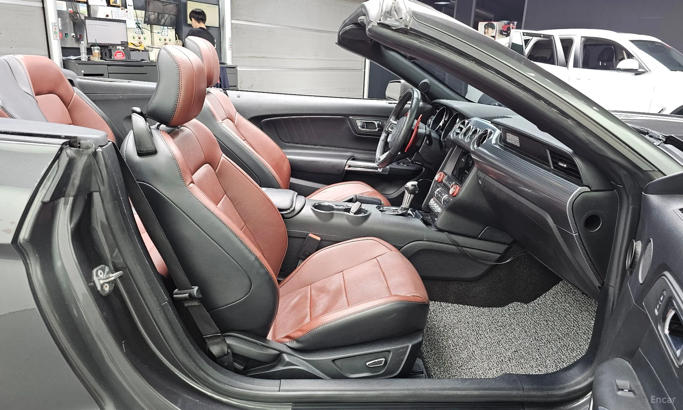 Ford Mustang превью 11