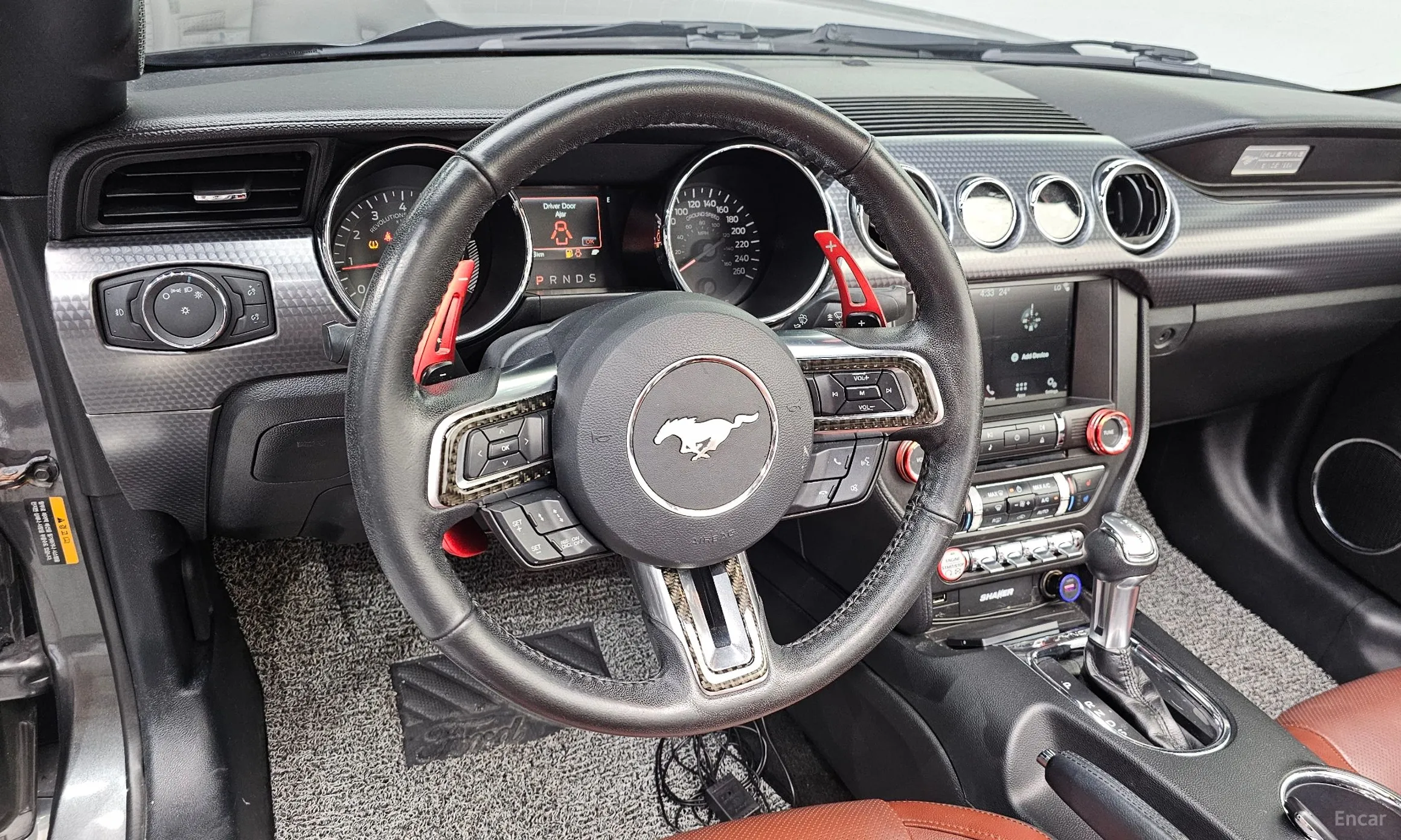Ford Mustang превью 13