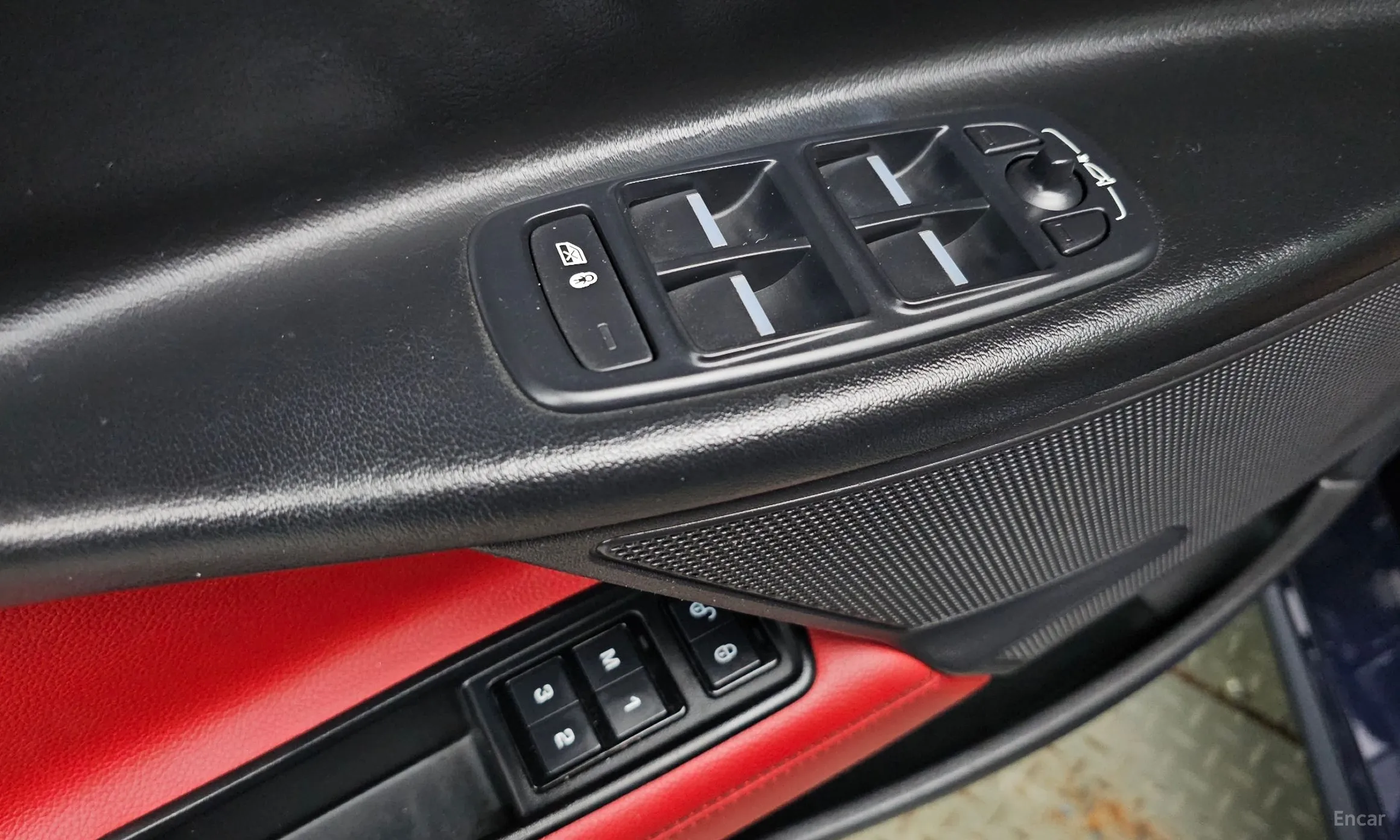 Jaguar XE превью 13