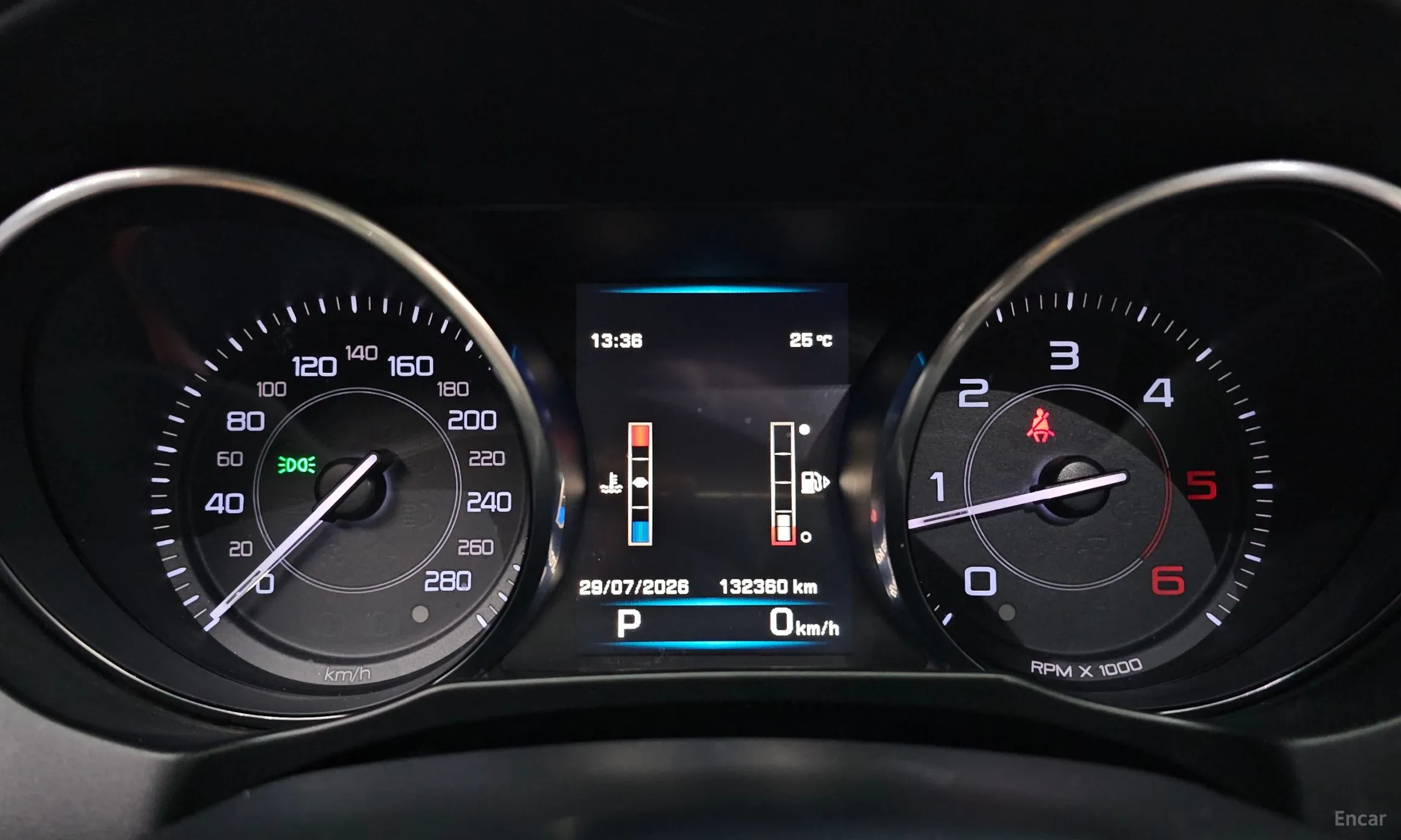 Jaguar XE превью 8