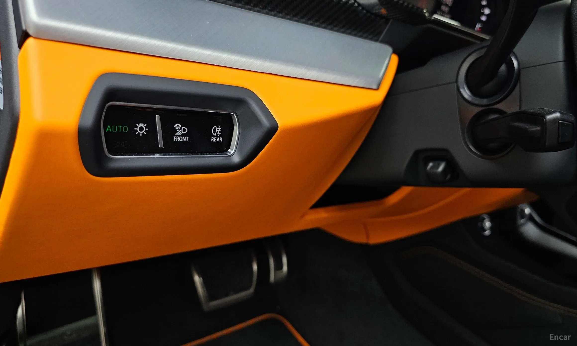 Lamborghini Urus превью 20